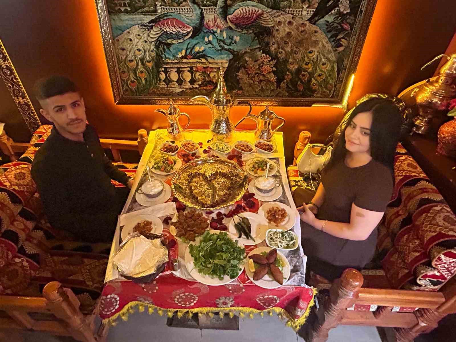 sevgiliye-cicek-yerine-ciger-kebap