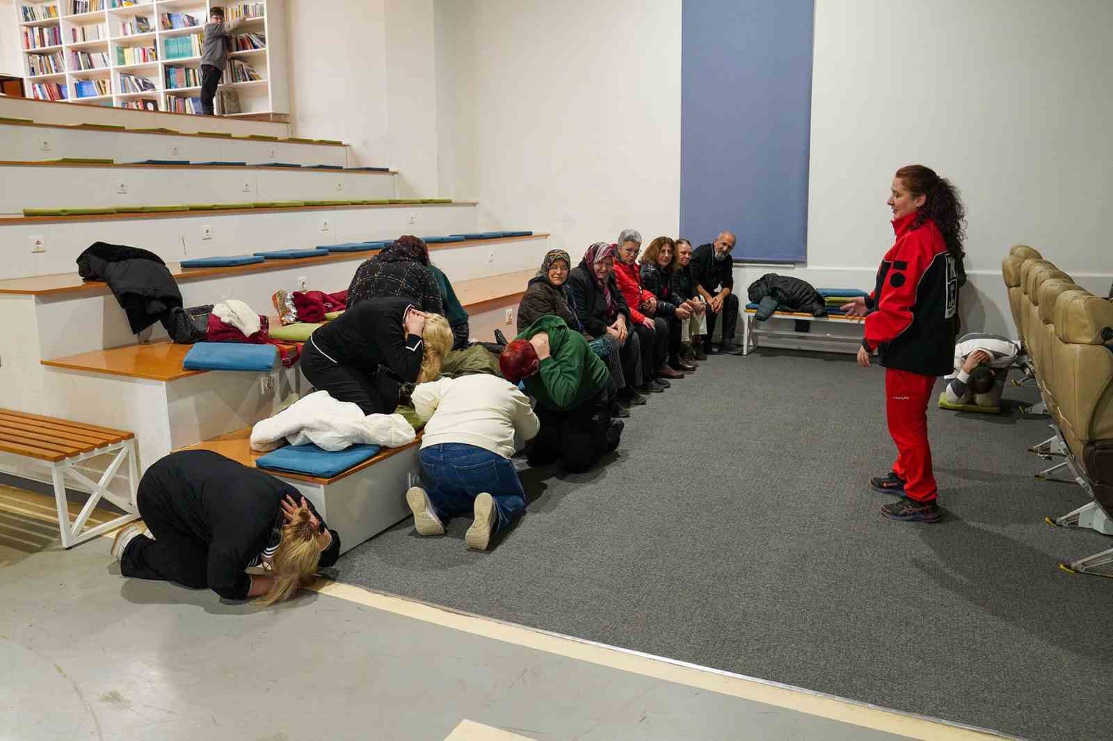 tepebasinda-afet-farkindalik-egitimi-suruyor