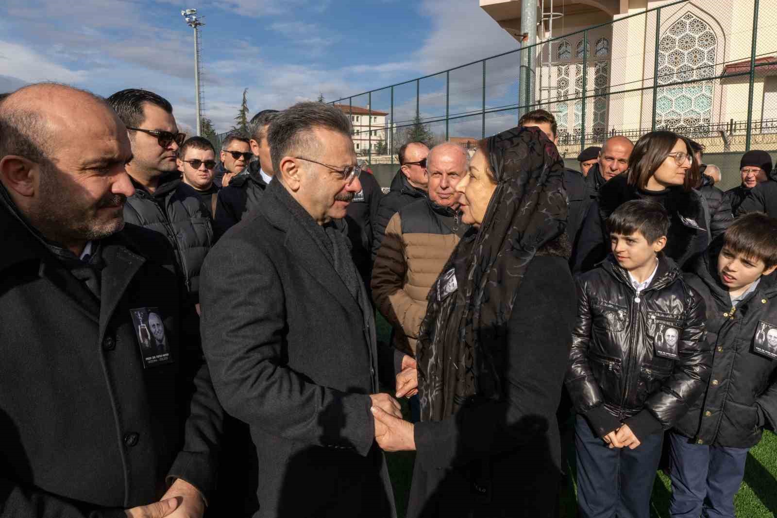 vali-aksoy-fethi-heper-icin-duzenlenen-anma-programina-katildi