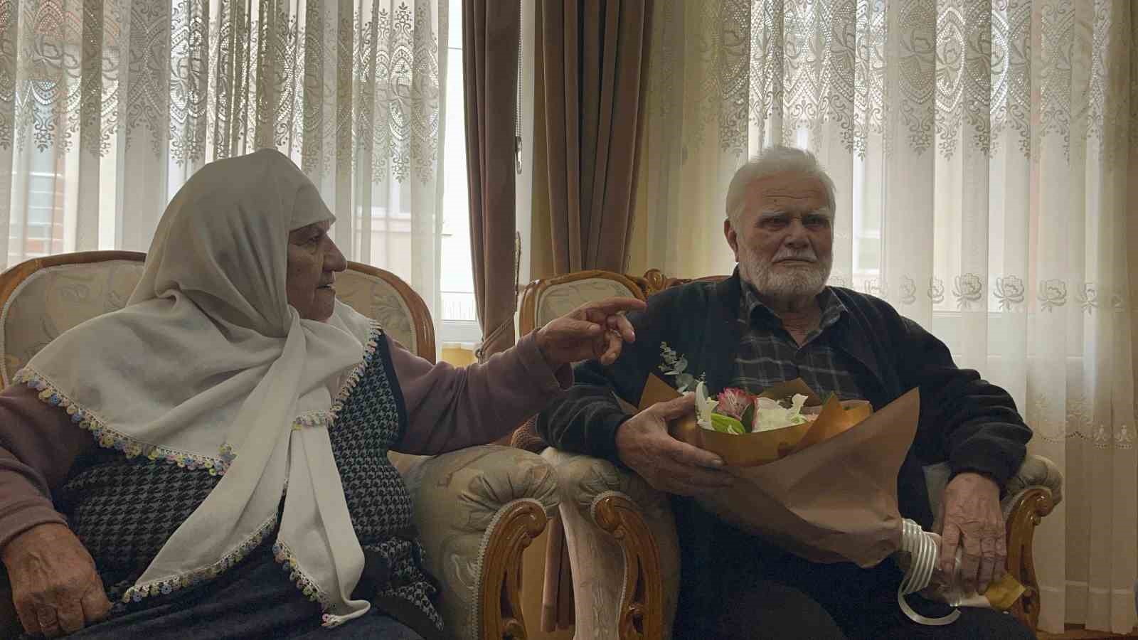 71-yillik-evli-ciftten-genclere-evlenin-tavsiyesi