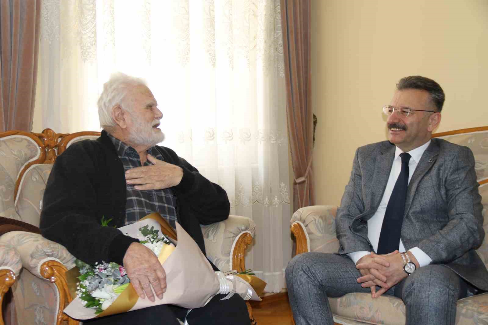 71-yillik-evli-ciftten-genclere-evlenin-tavsiyesi