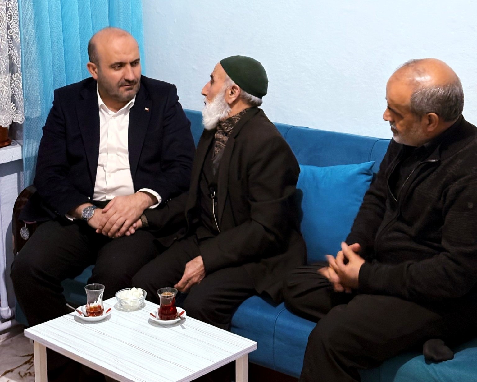 ak-parti-eskisehir-il-baskani-albayrak-iftar-icin-vatandasin-misafiri-oldu