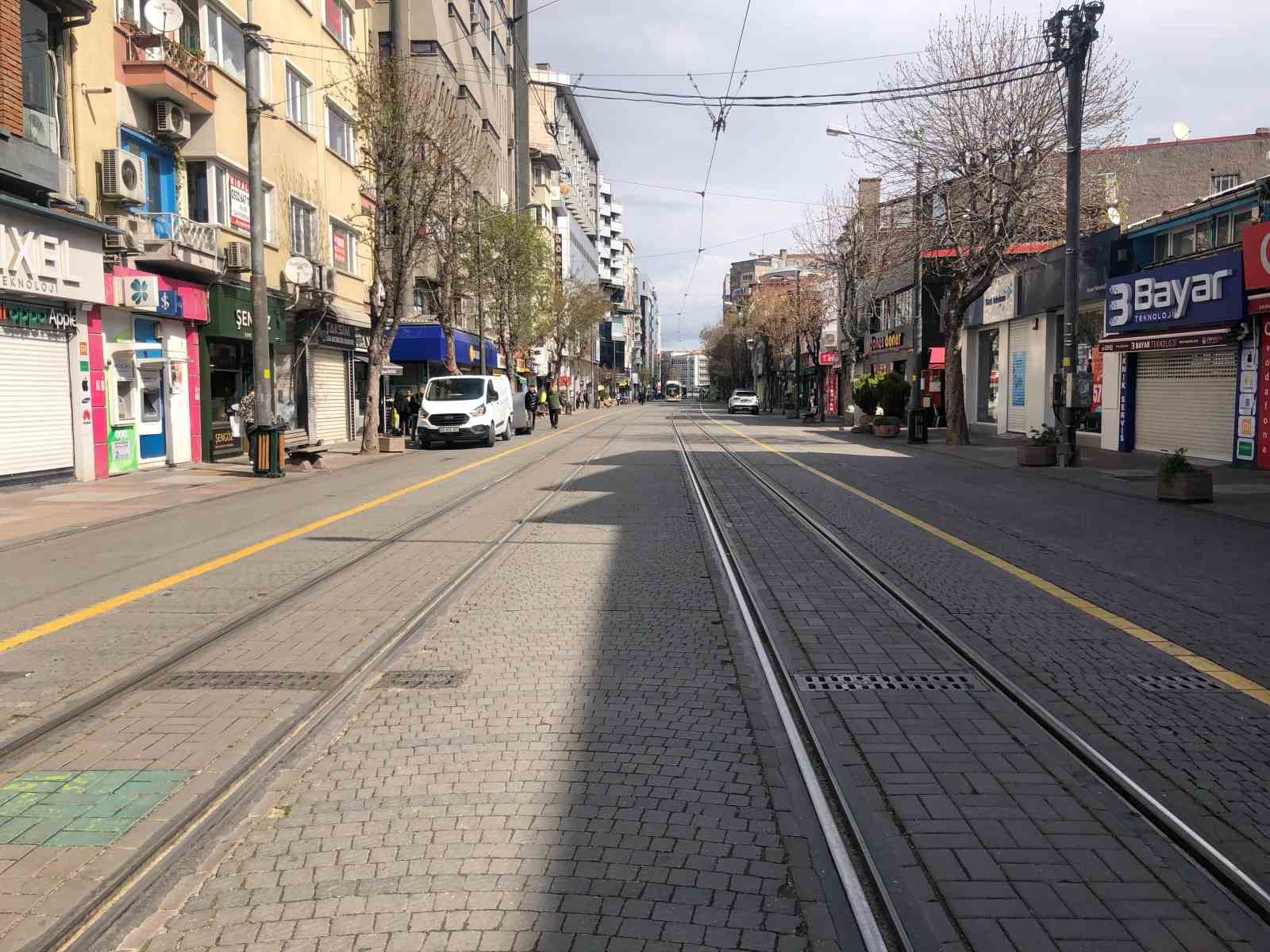 eskisehirde-ramazan-bayrami-nedeniyle-kent-merkezin-de-durgunluk-yasandi