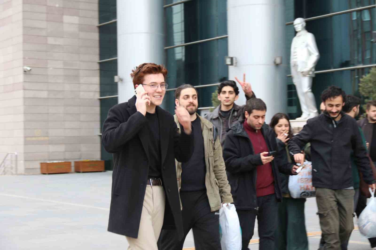 eskisehirdeki-izinsiz-gosterilerde-gozaltina-alinan-14-sahsa-yurtdisi-yasagi