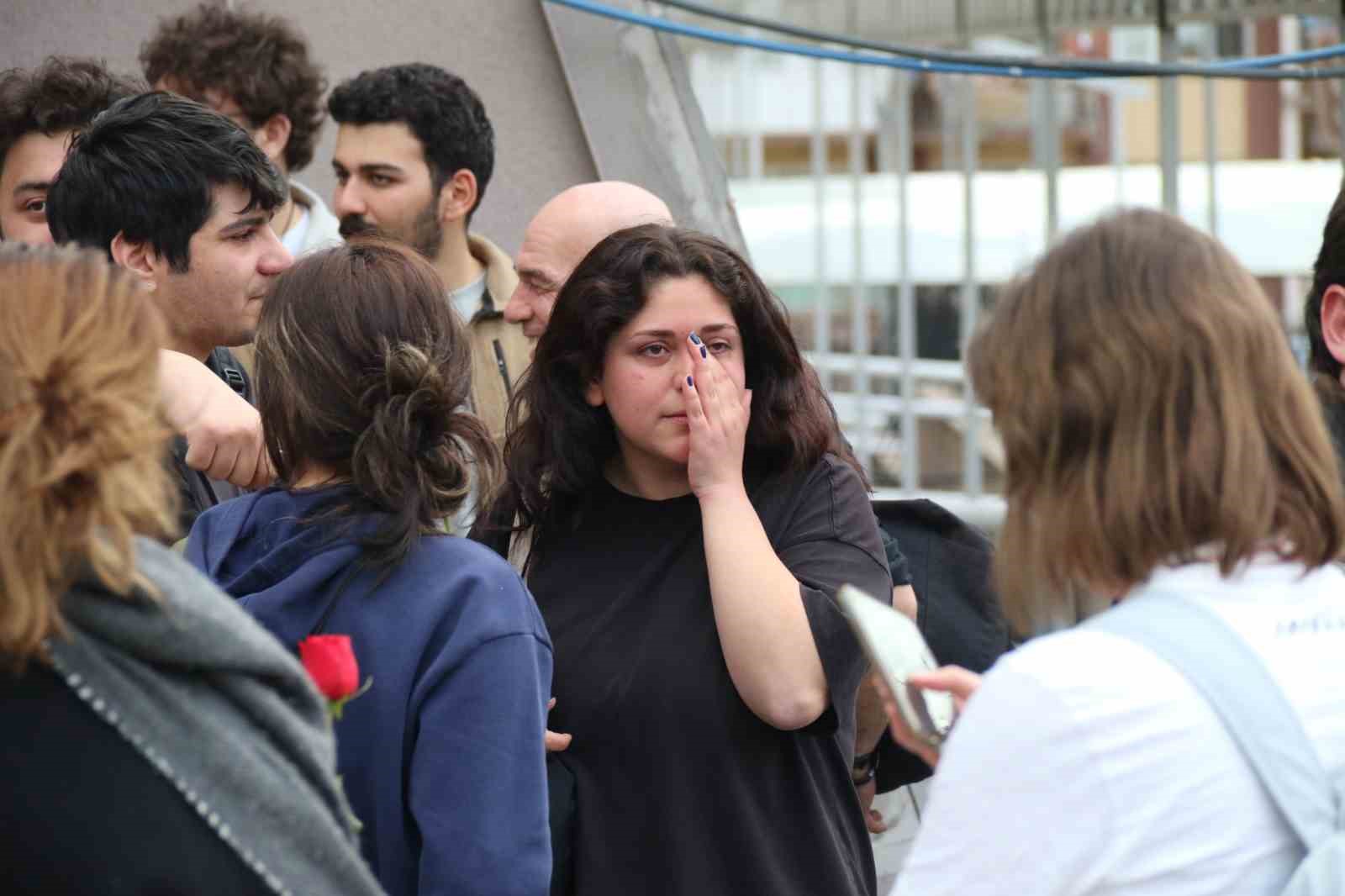 eskisehirdeki-izinsiz-gosterilerde-gozaltina-alinan-14-sahsa-yurtdisi-yasagi