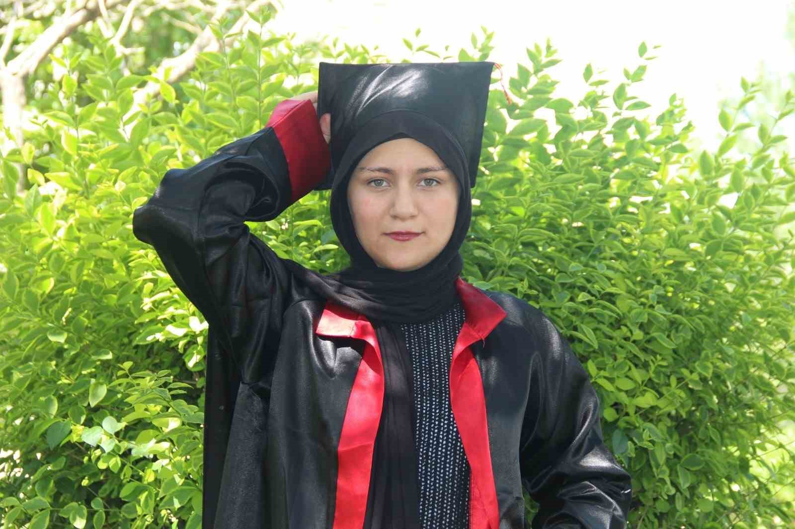 okula-gidiyorum-deyip-evden-cikan-ve-arkadasiyla-kayiplara-karisan-14-yasindaki-kizdan-haber-alinamiyor