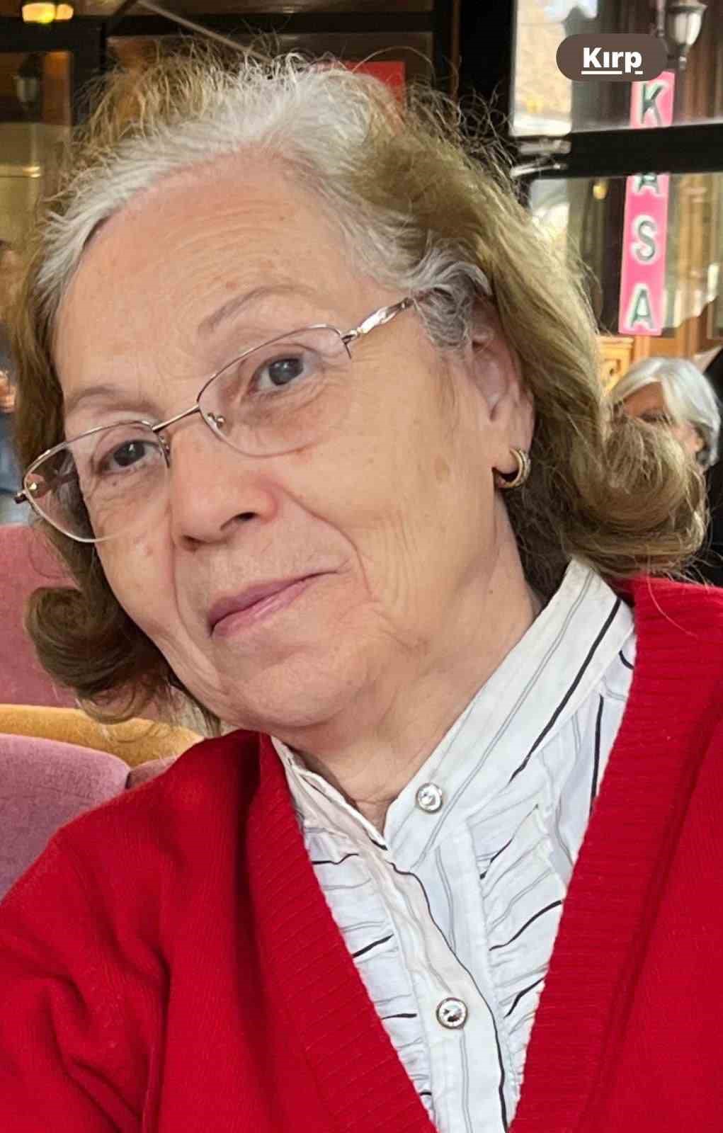 sanatci-mithat-korlerin-porsuk-cayinda-olu-bulunan-ablasi-topraga-verildi