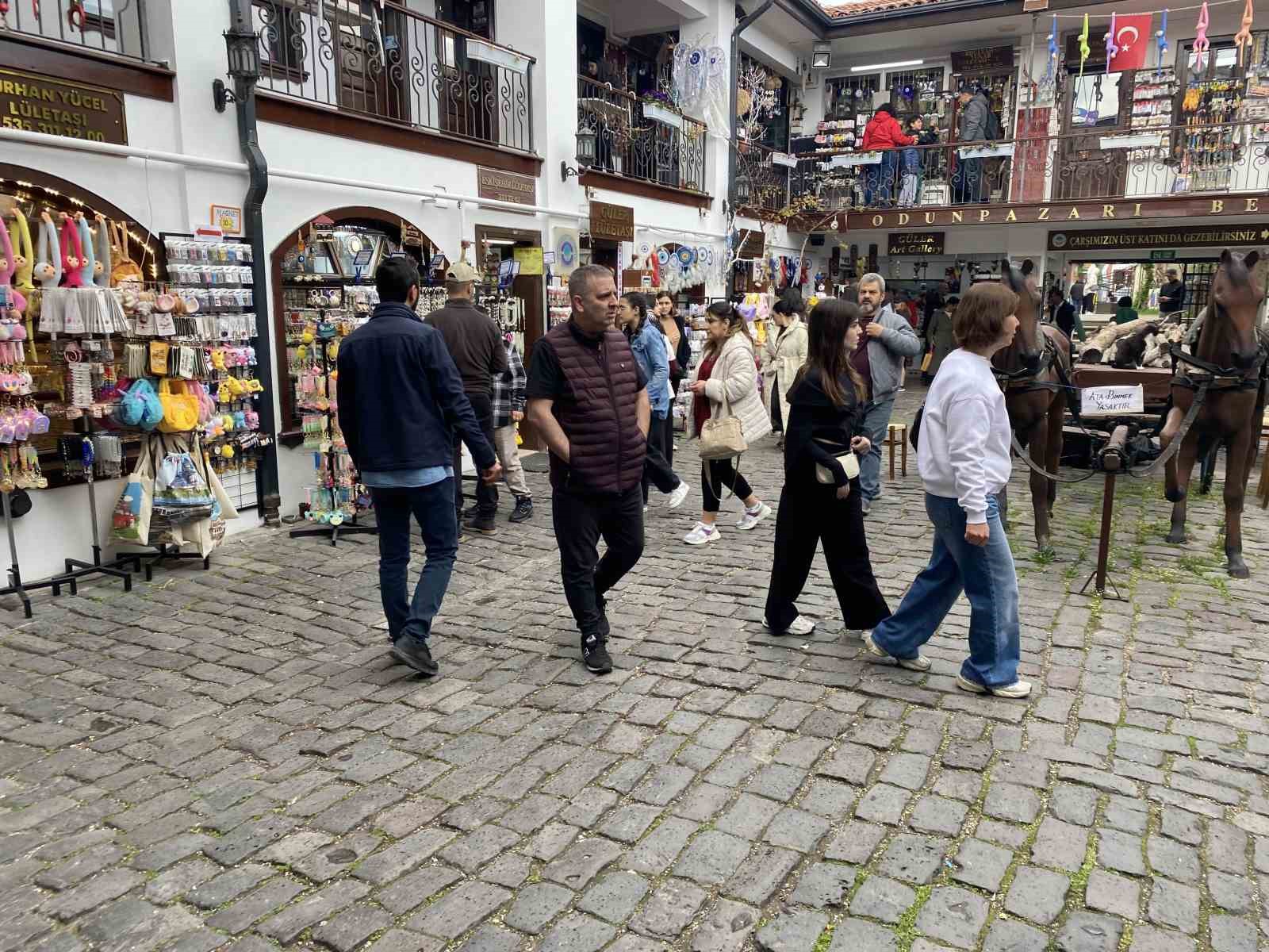 tarihi-odunpazari-evlerinde-bayram-yogunlugu