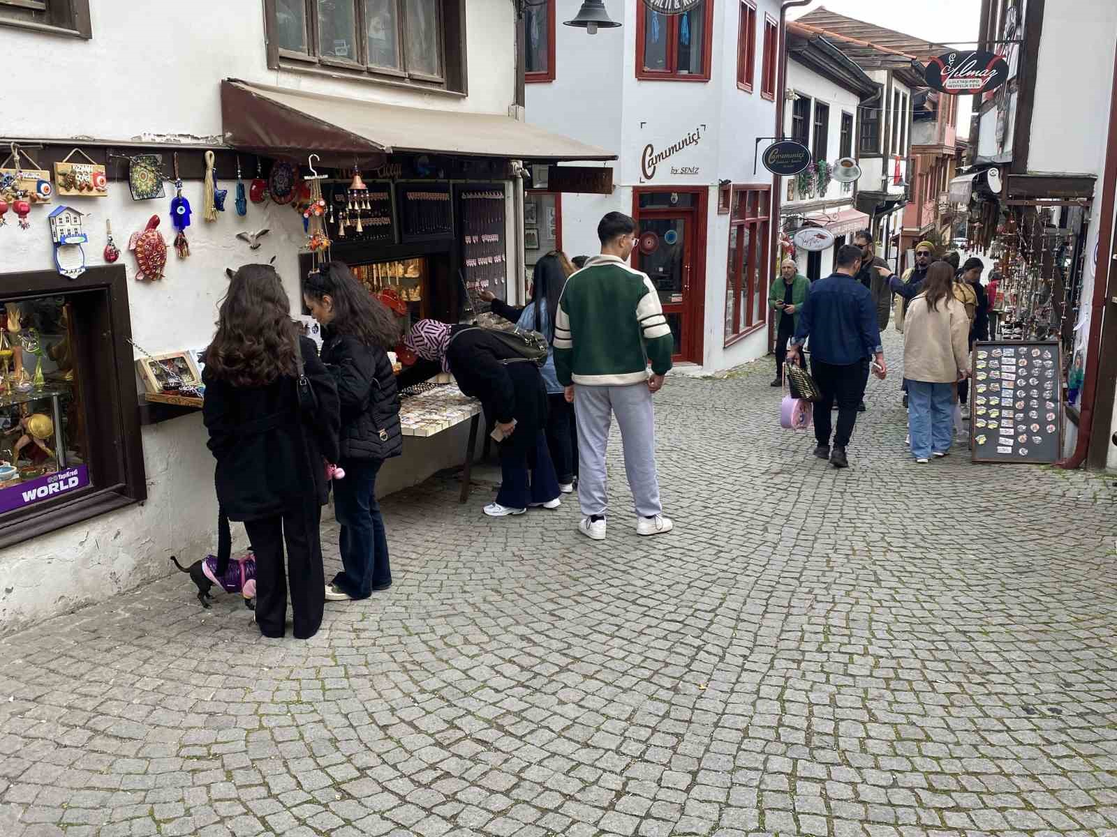 tarihi-odunpazari-evlerinde-bayram-yogunlugu