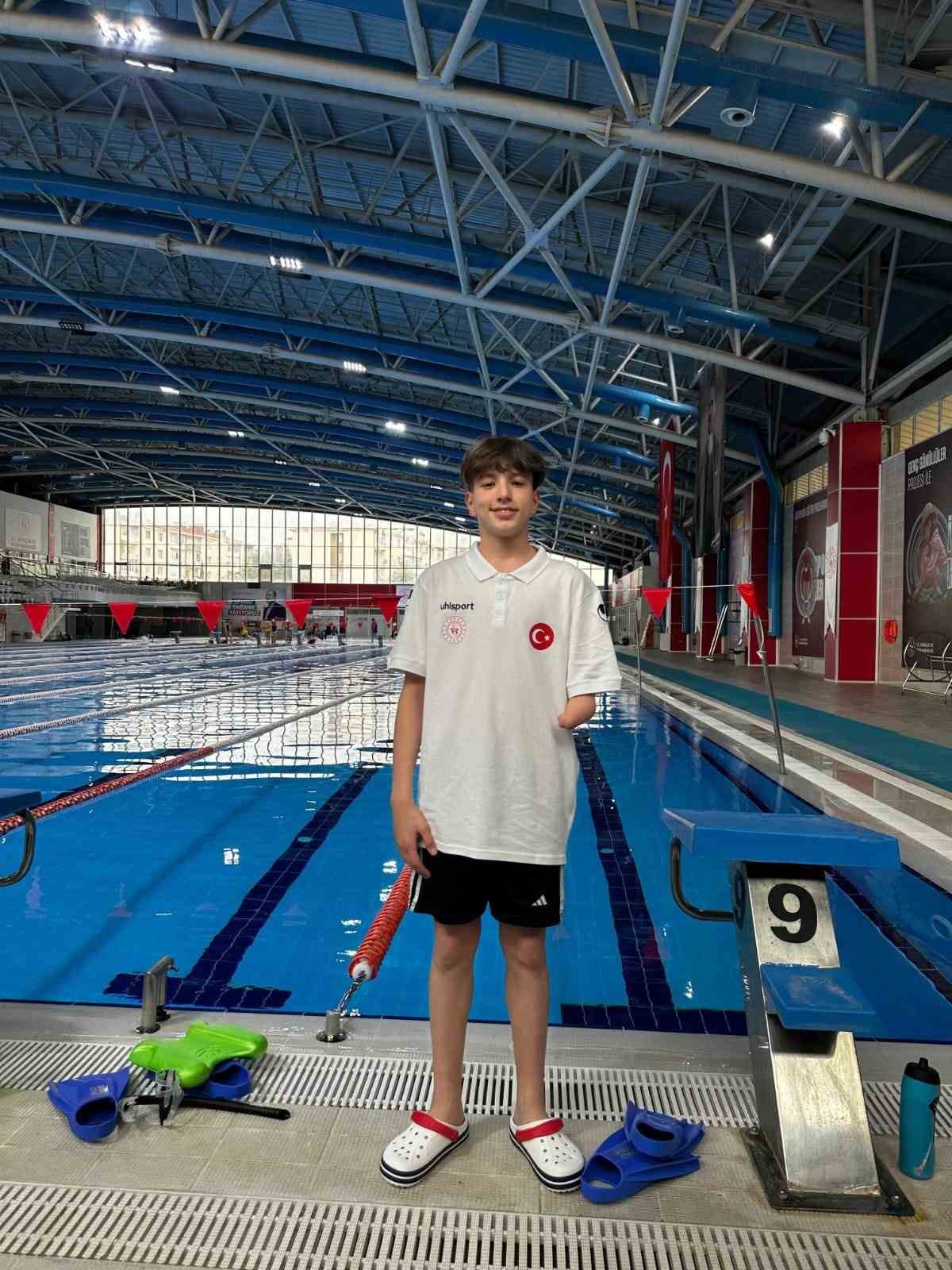 ahmet-cinar-bakkal-yuzme-yarisinda-gumus-madalya-sahibi-oldu