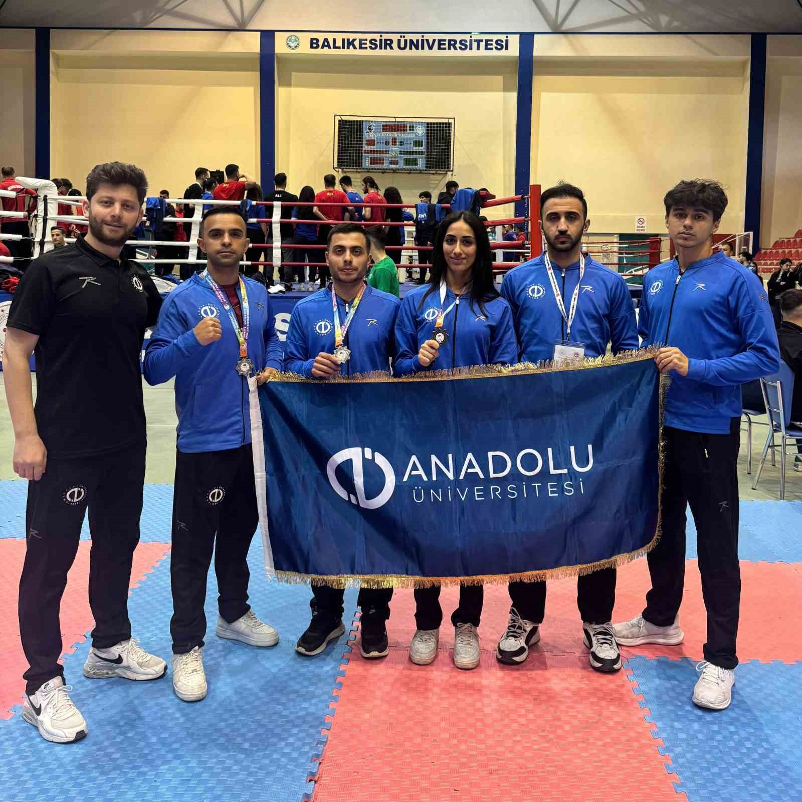 anadolu-universitesi-sporculari-tusf-musabakalarindan-madalya-ile-dondu