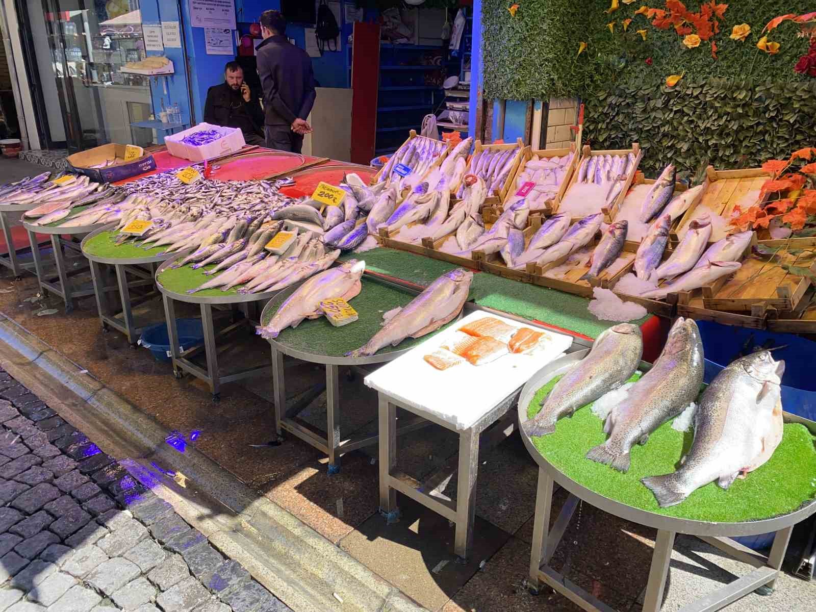 balik-sezonunun-son-gununde-satislar-yogunlasti