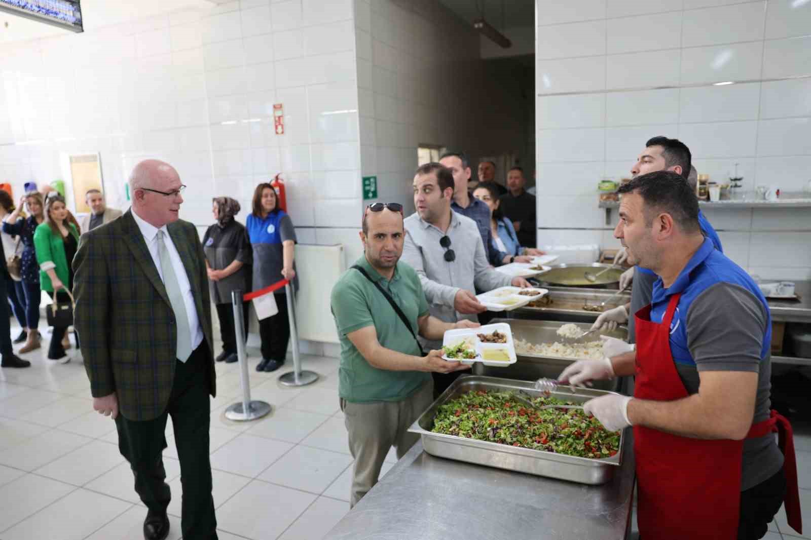 baskan-kazim-kurttan-asevi-ziyareti-zor-zamanlarda-dayanisma-en-buyuk-gucumuz