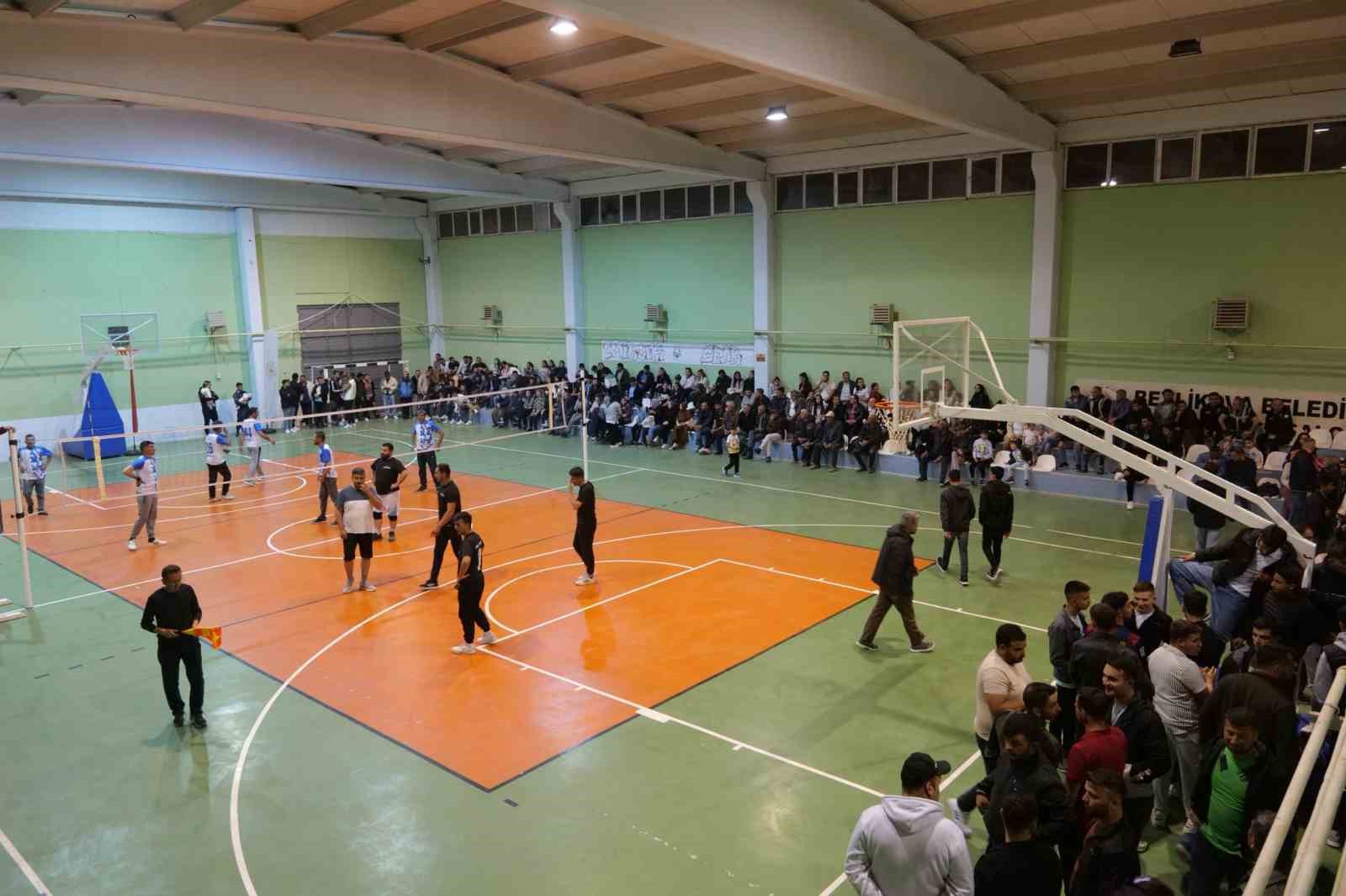 beylikovadaki-kurumlar-arasi-voleybol-turnuvasi-sona-erdi