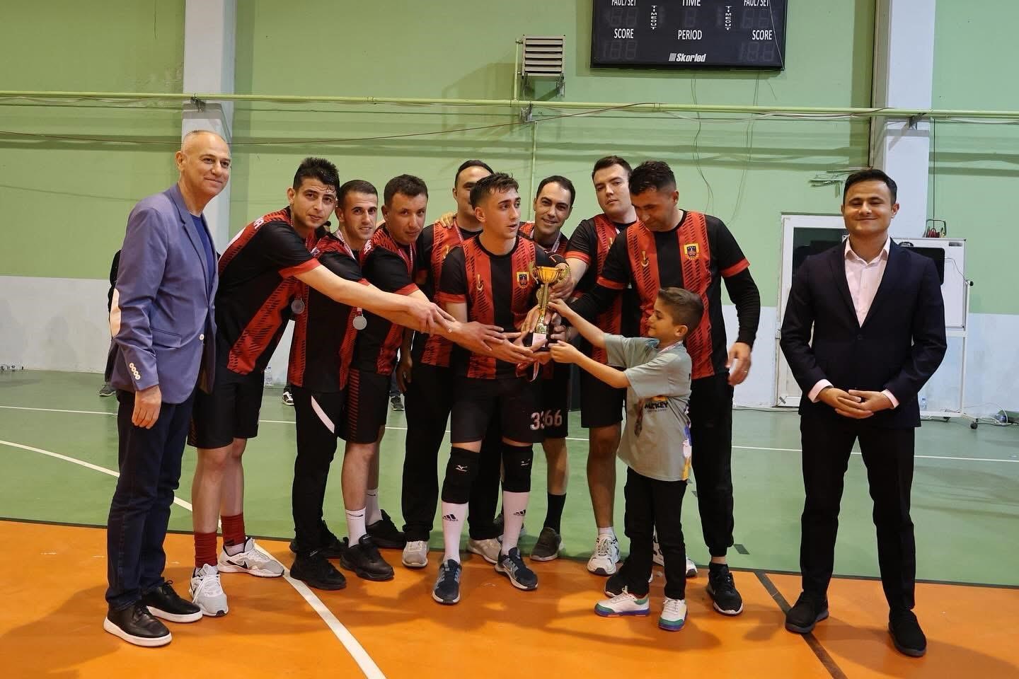 beylikovadaki-kurumlar-arasi-voleybol-turnuvasi-sona-erdi