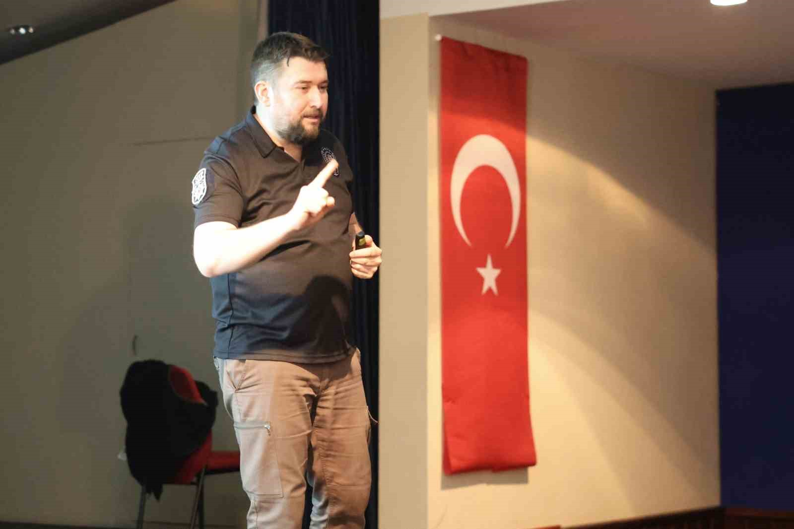 buyuksehirden-personele-en-iyi-narkotik-polisi-anne-egitimi