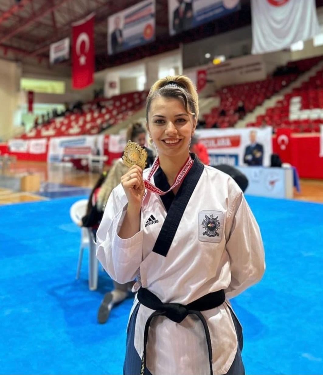 eskisehirde-gurubu-anne-ve-kizi-taekwondo-milli-takiminda