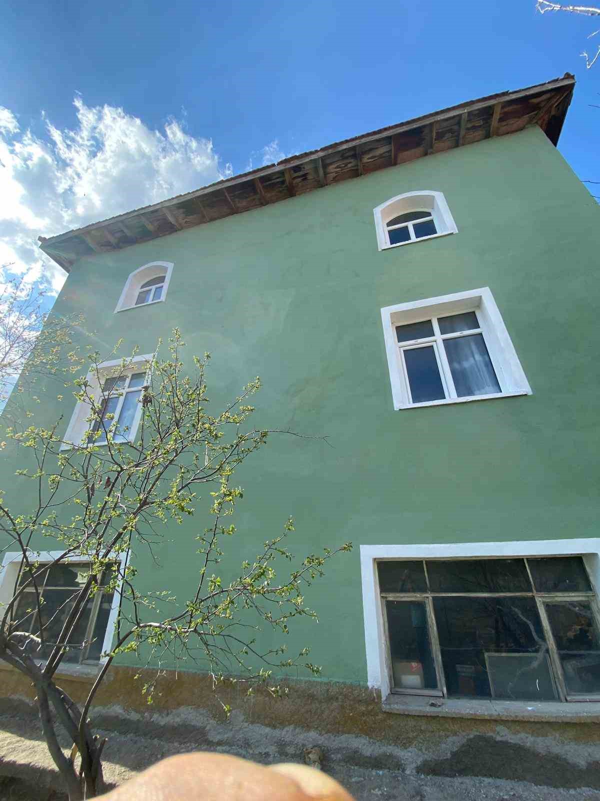 hayirsever-aile-gemic-mahalle-camisi-icin-harekete-gecti