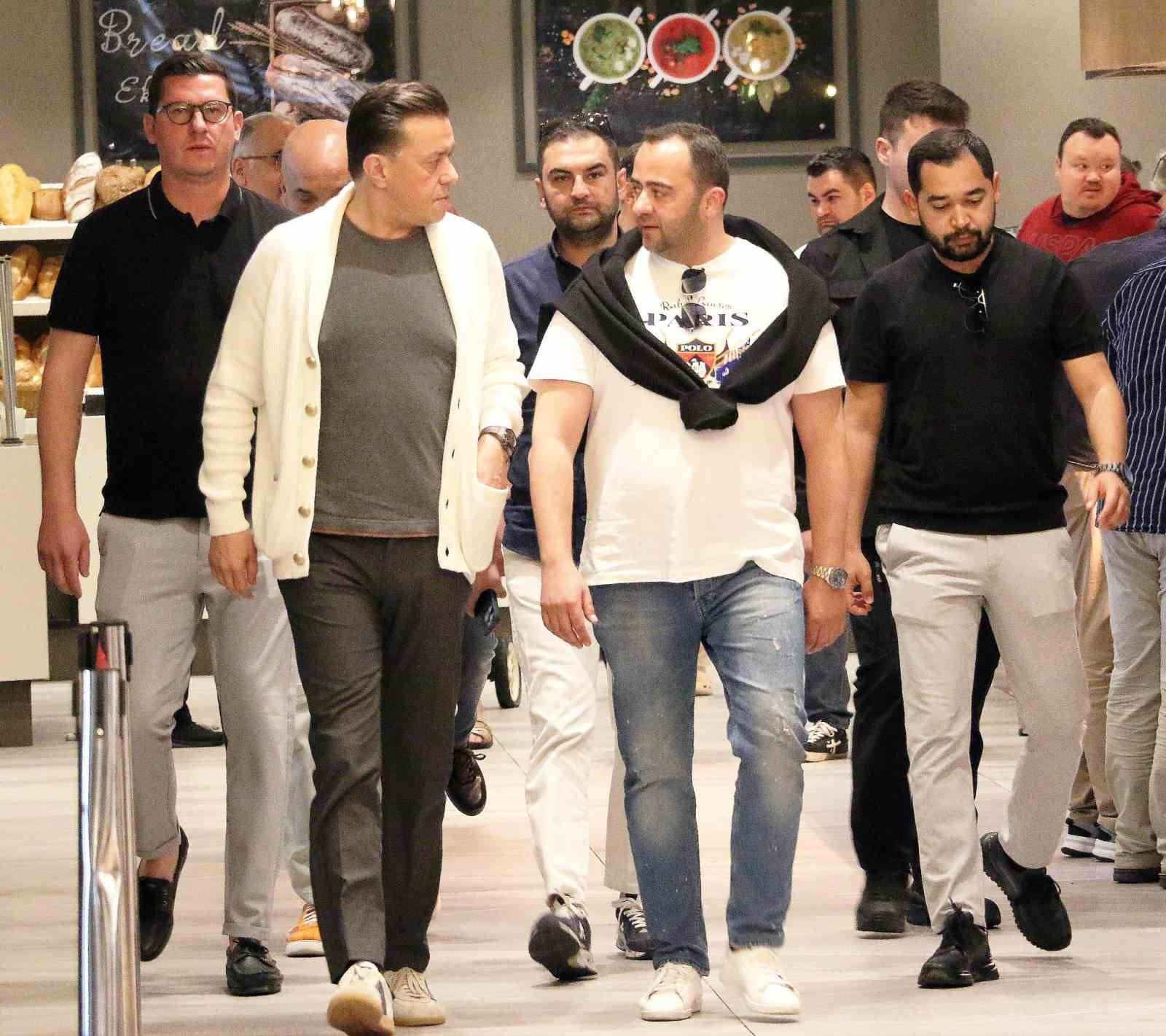 milletvekili-hatipoglu-eskisehirspor-oyunculariyla-bir-araya-geldi