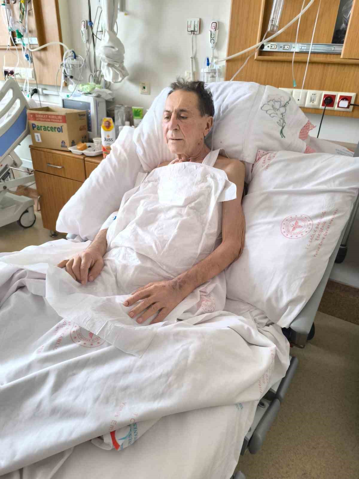 ozel-huzurevinde-bakim-altina-alinmasi-istiyor