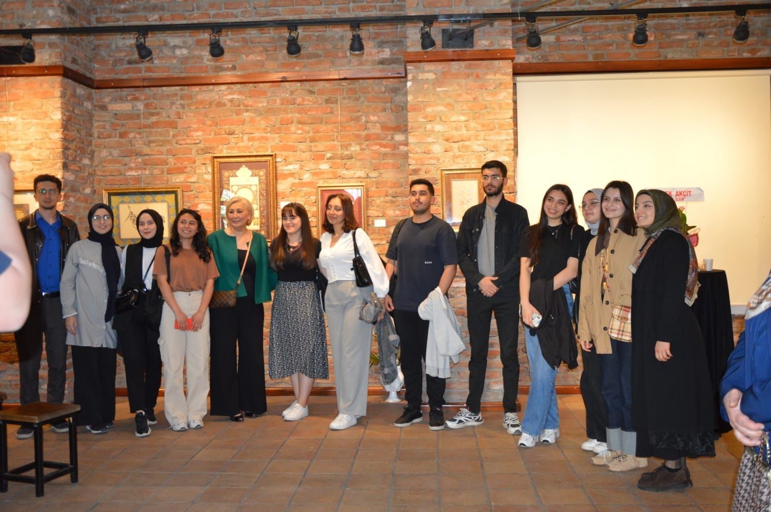 ozgun-yorumlar-tasiyan-tezhip-calismalari-sanatseverlerle-bulustu