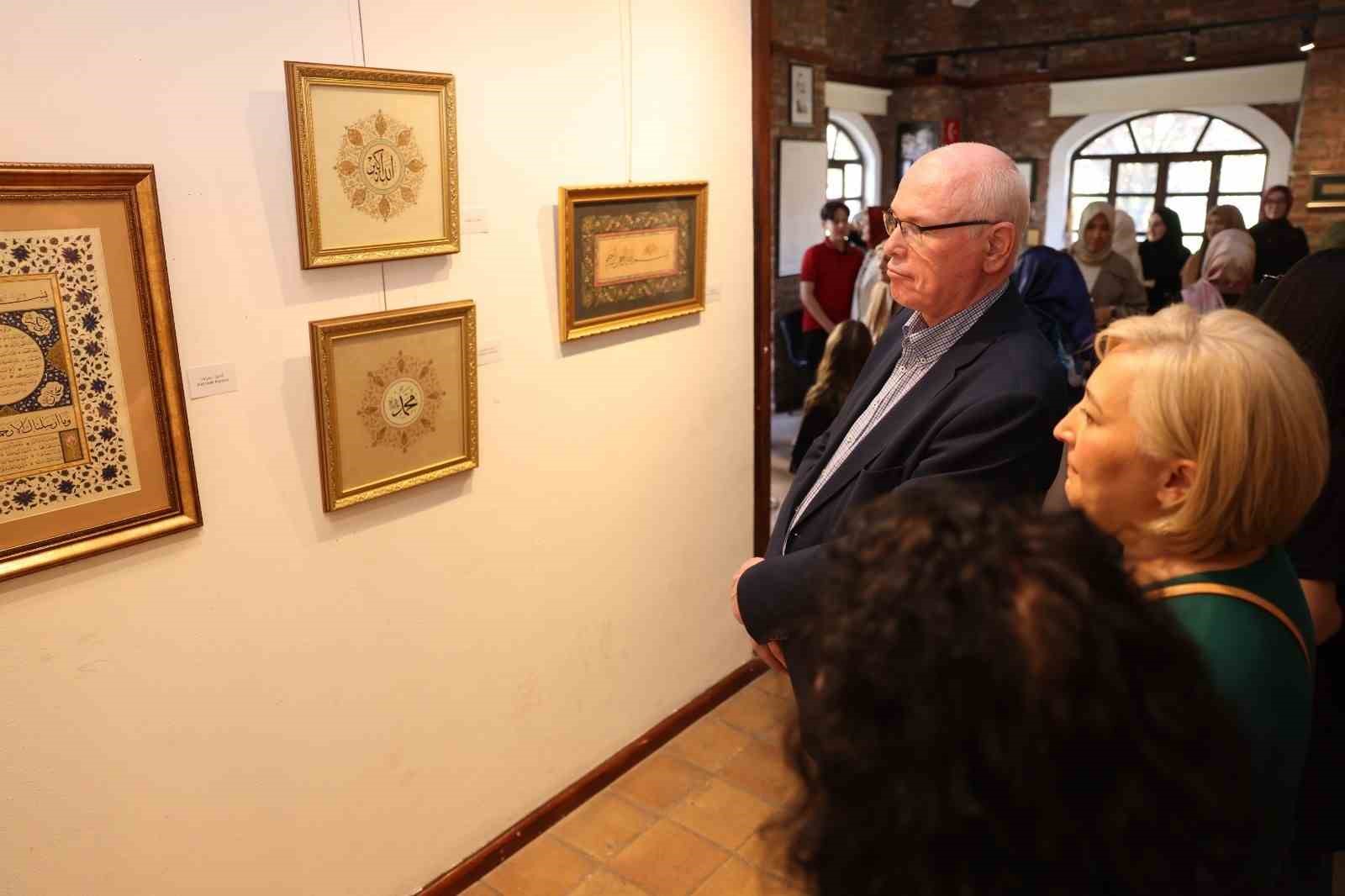 ozgun-yorumlar-tasiyan-tezhip-calismalari-sanatseverlerle-bulustu