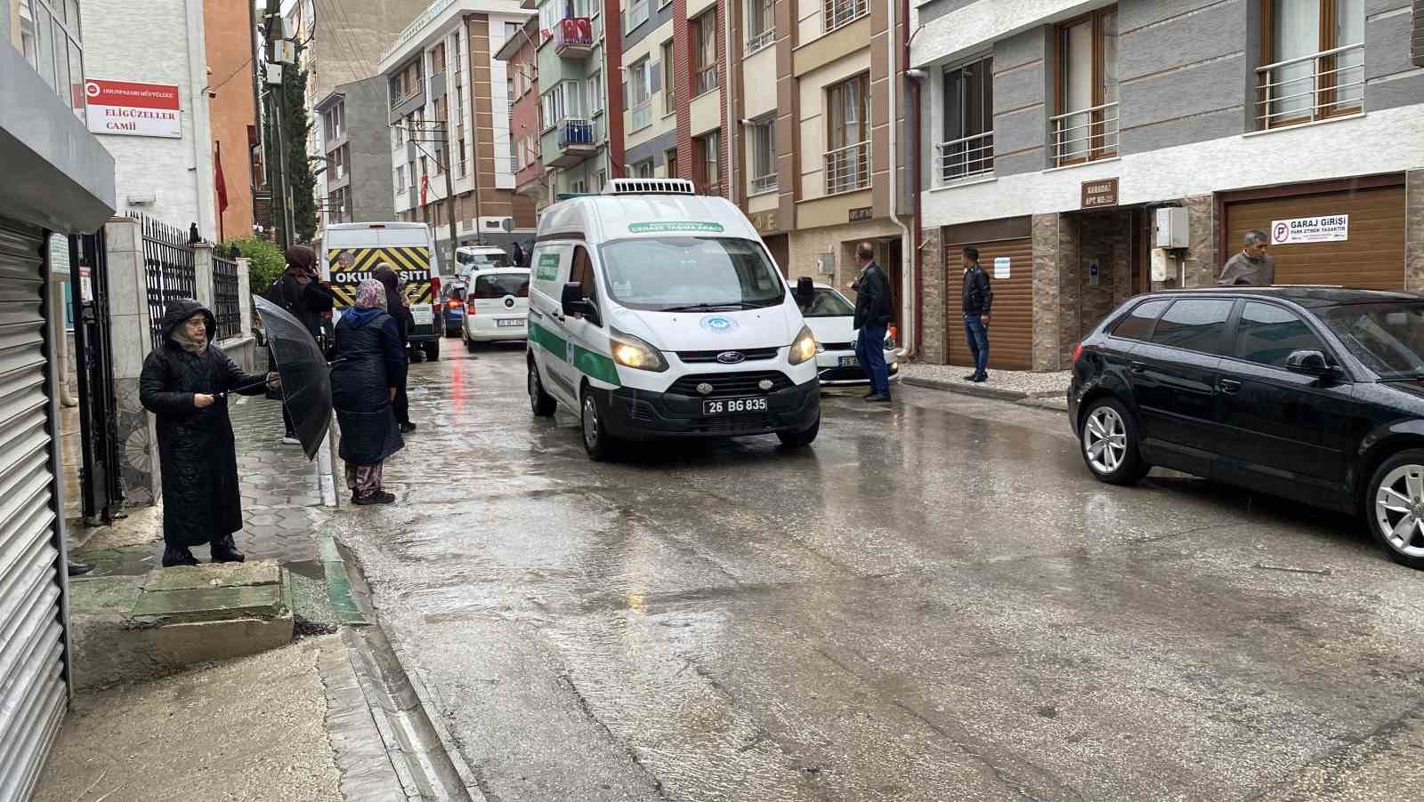 parasut-kazasinda-olen-2-arkadas-eskisehirde-defnedildi