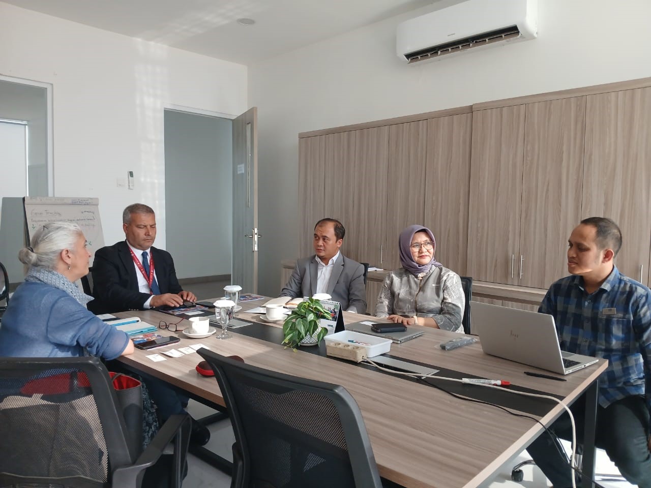 rektor-adiguzel-endonezyada-akademik-is-birligi-ziyaretlerinde-bulundu