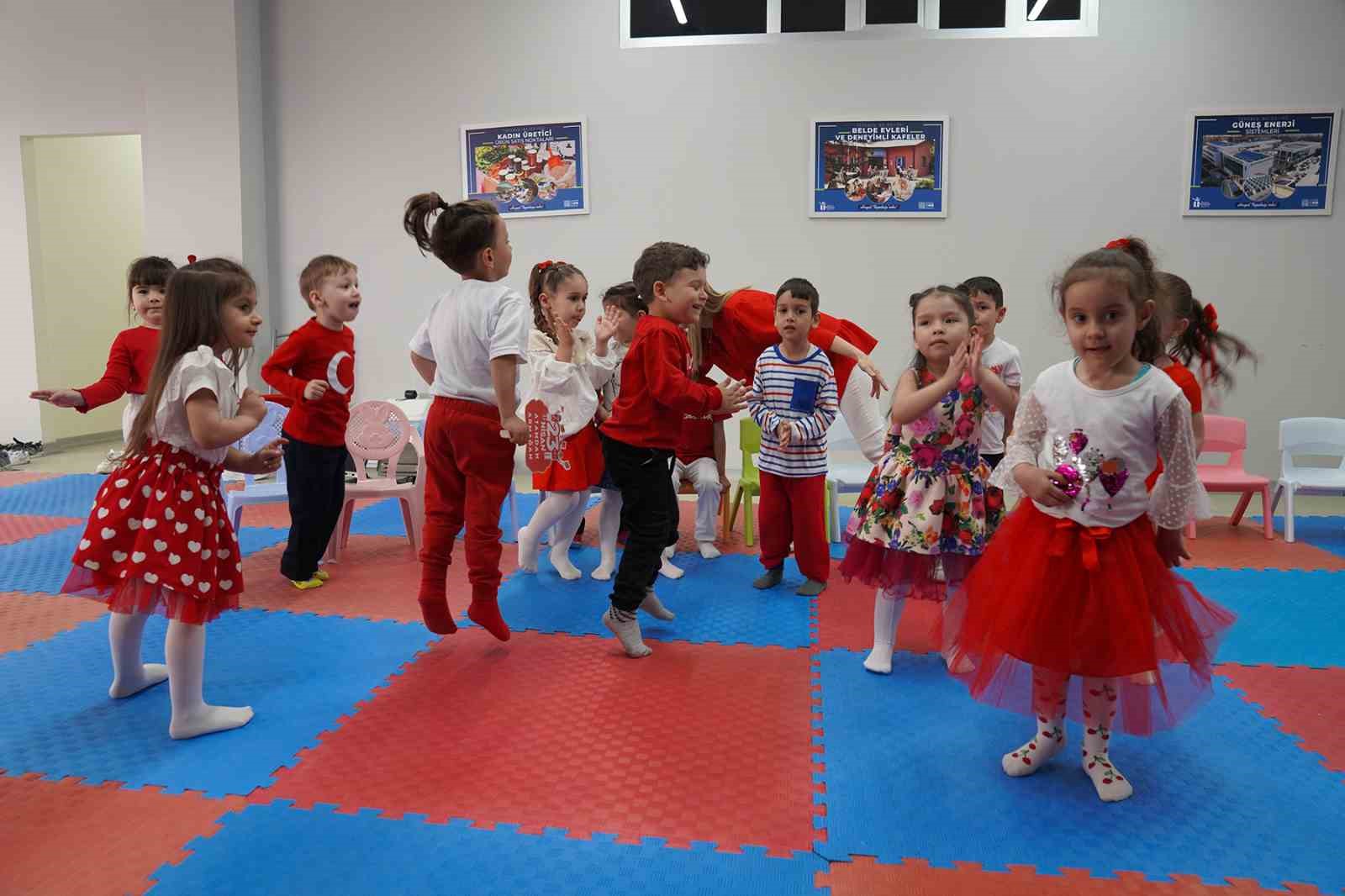 tepebasinda-cocuklar-cok-mutlu