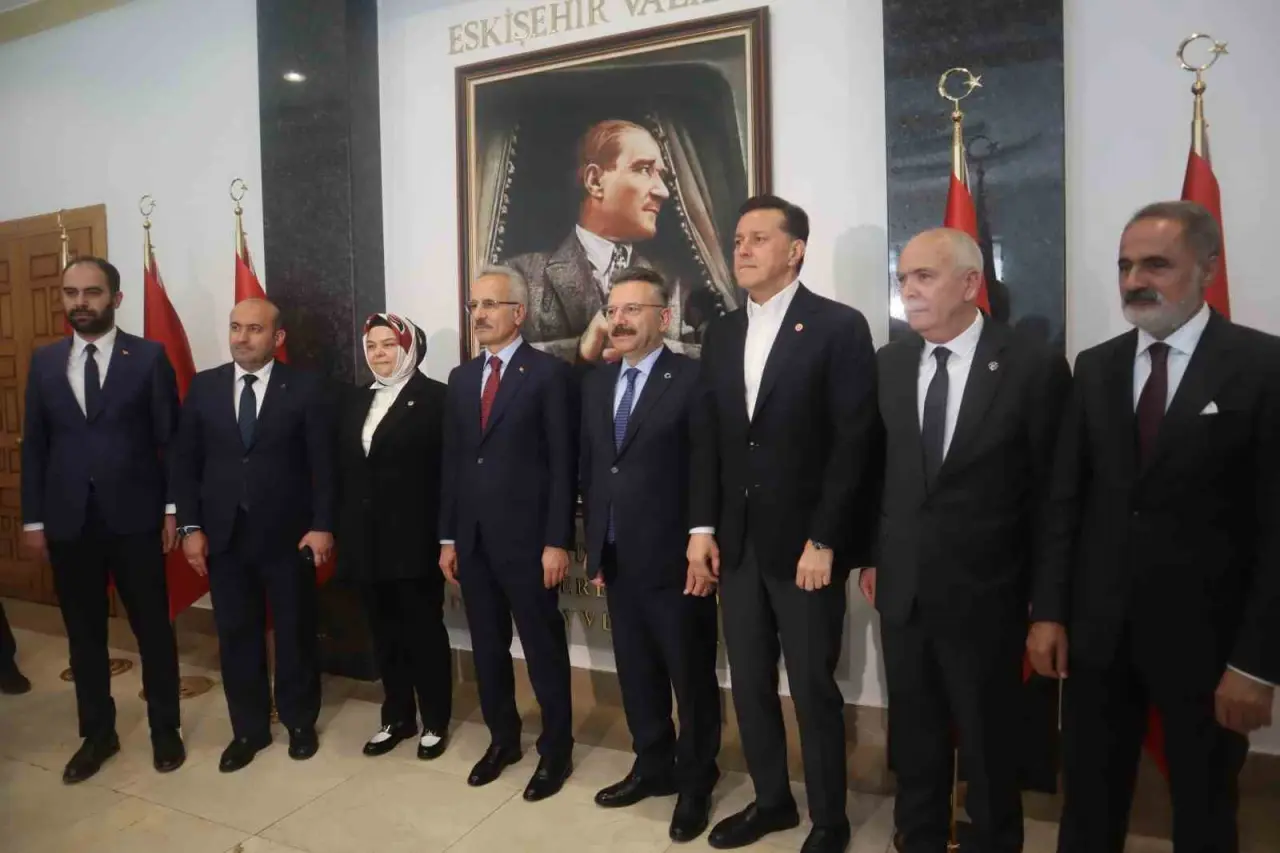 bakan-uraloglu-eskisehir-valiligine-ziyarette-bulundu