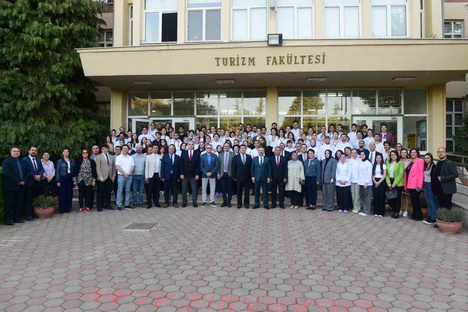 anadolu-universitesinde-turk-mutfagi-haftasi-acilis-etkinligi-gerceklestirildi