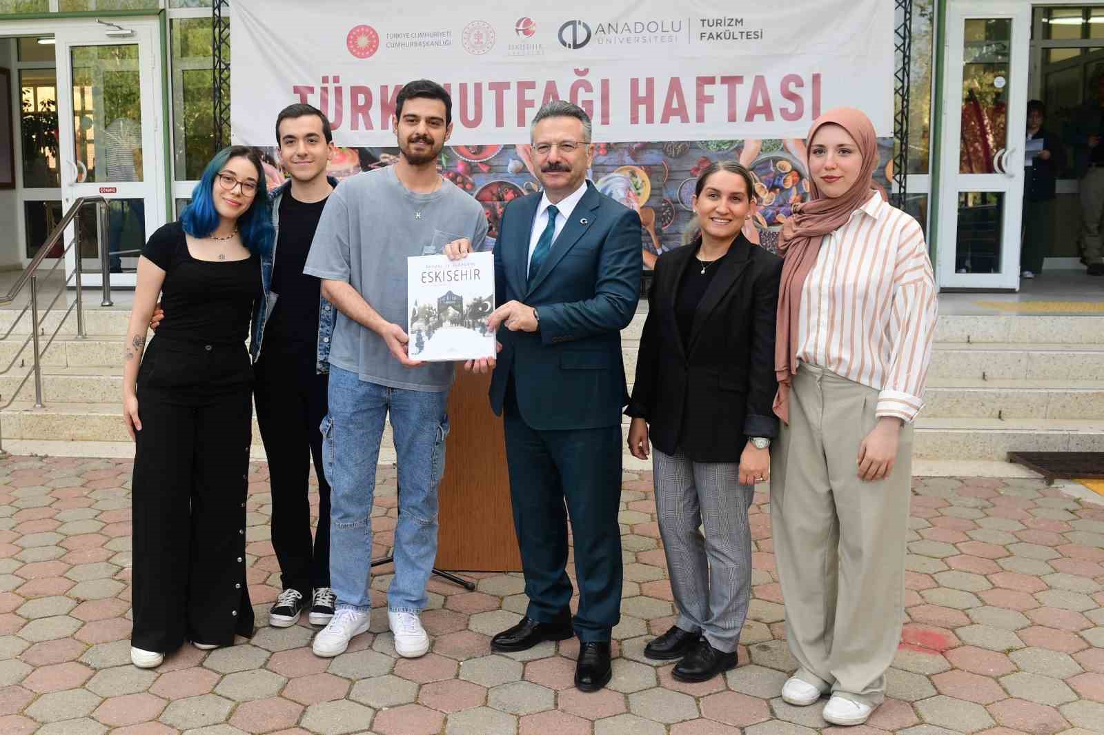 anadolu-universitesinde-turk-mutfagi-haftasi-acilis-etkinligi-gerceklestirildi