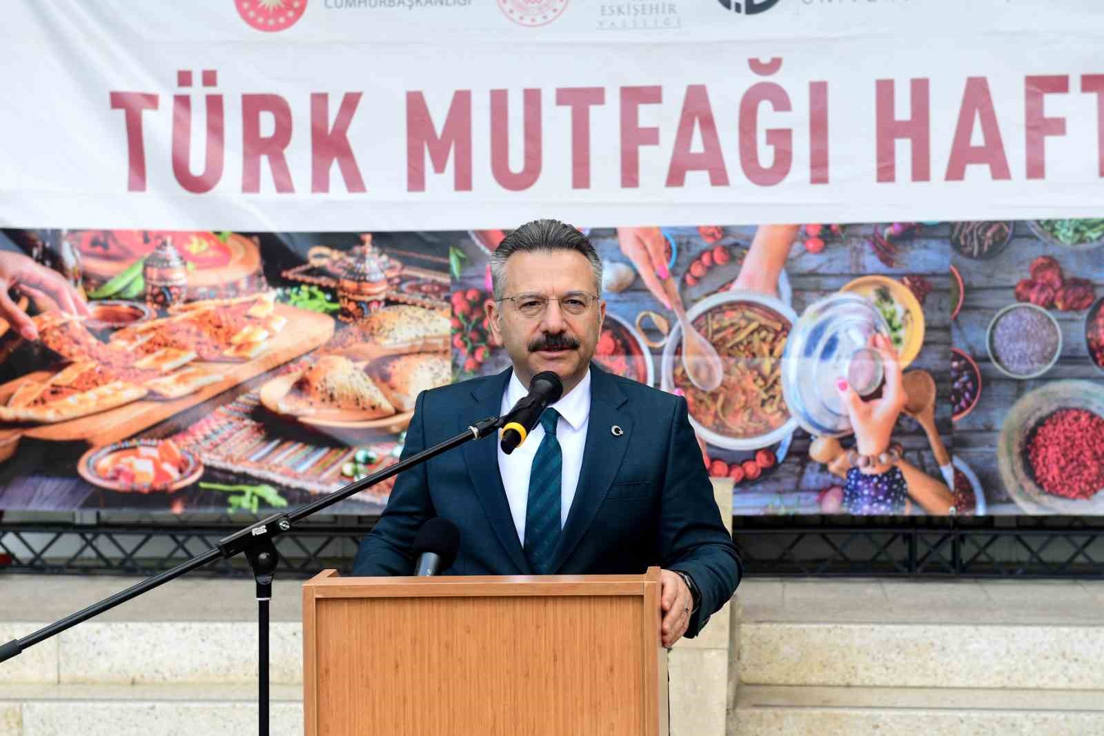 anadolu-universitesinde-turk-mutfagi-haftasi-acilis-etkinligi-gerceklestirildi