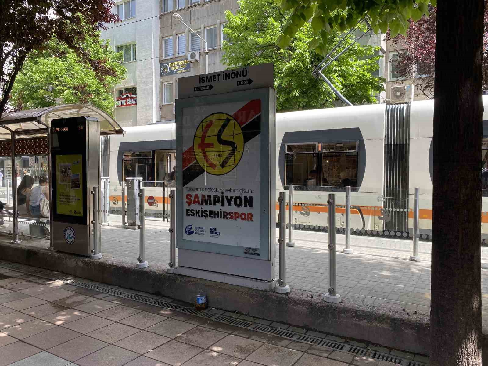 cesitli-noktalara-yerlestirilen-eskisehirspor-afisleri-begeni-topladi