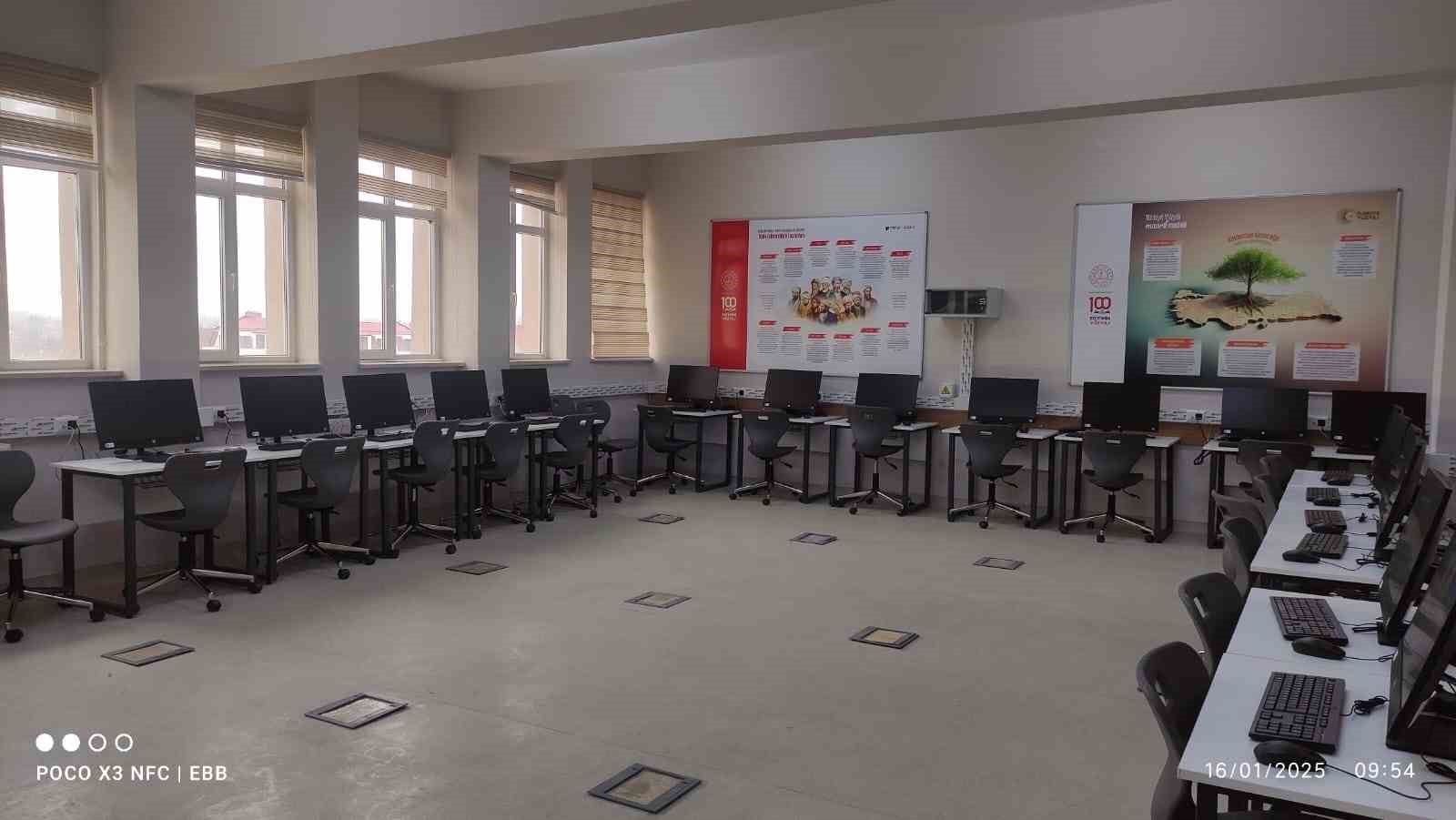 eskisehirde-45-okulda-bt-laboratuvarlari-ve-yenilikci-siniflar-yenileniyor