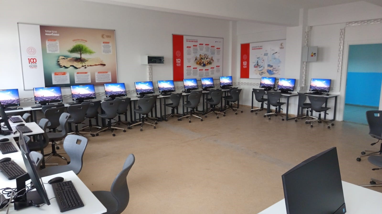 eskisehirde-45-okulda-bt-laboratuvarlari-ve-yenilikci-siniflar-yenileniyor