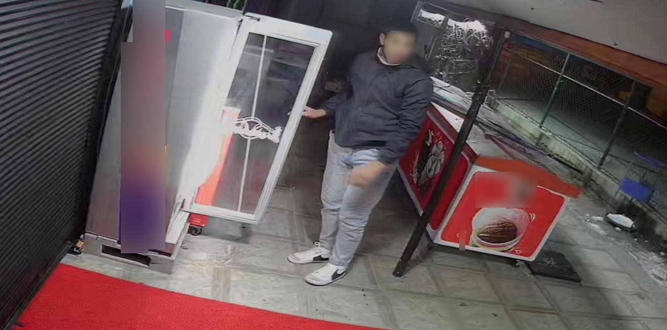 eskisehirde-enerji-icecegi-hirsizligi-kameraya-yansidi