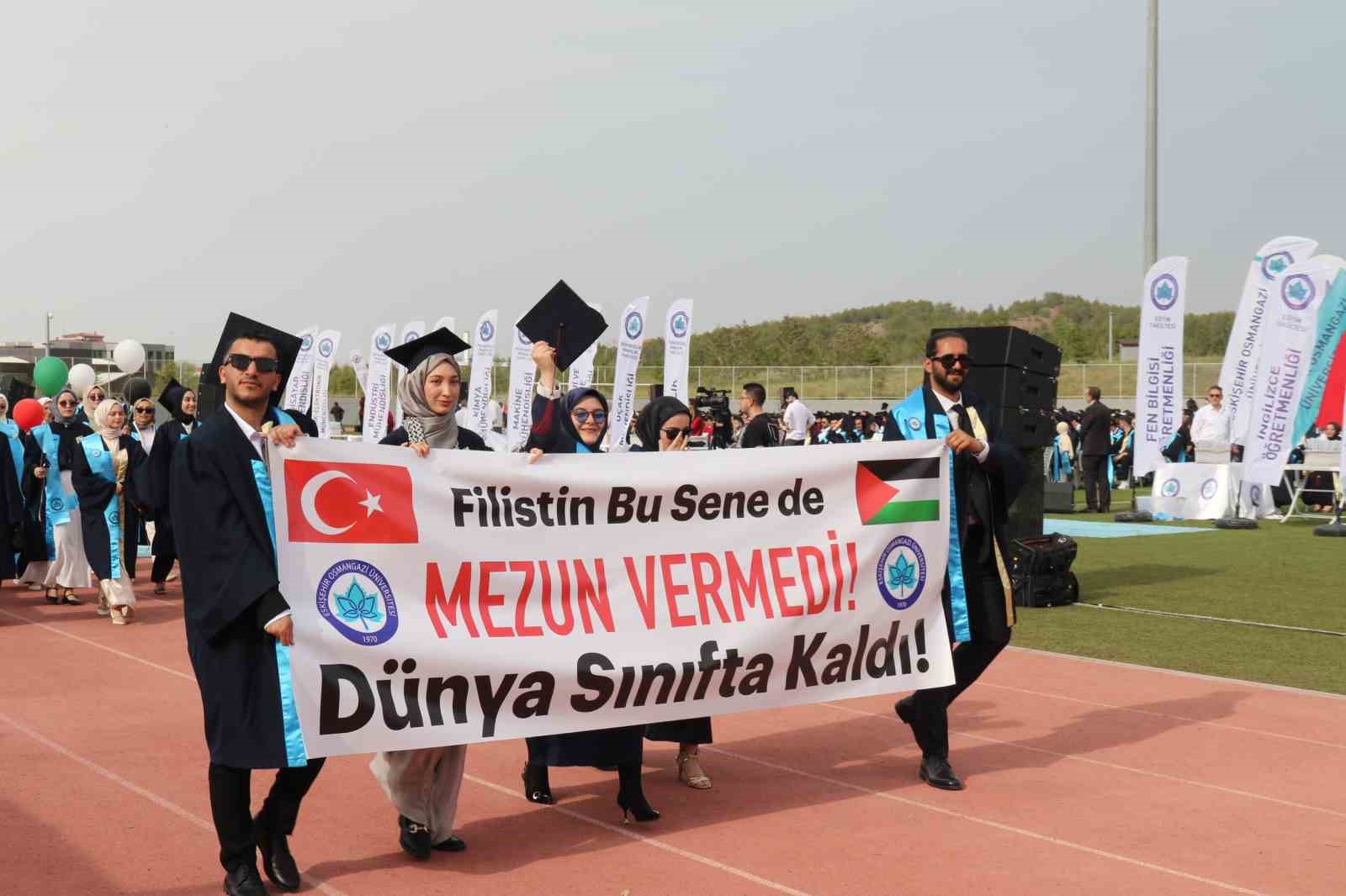 kep-takan-sevimli-at-4-bin-500-ogrenci-ile-birlikte-mezun-oldu