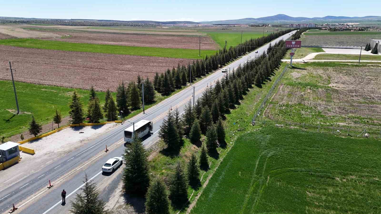 marketini-sirtina-sarip-koyleri-gezmeye-basladi-o-olmasa-ac-kaliriz