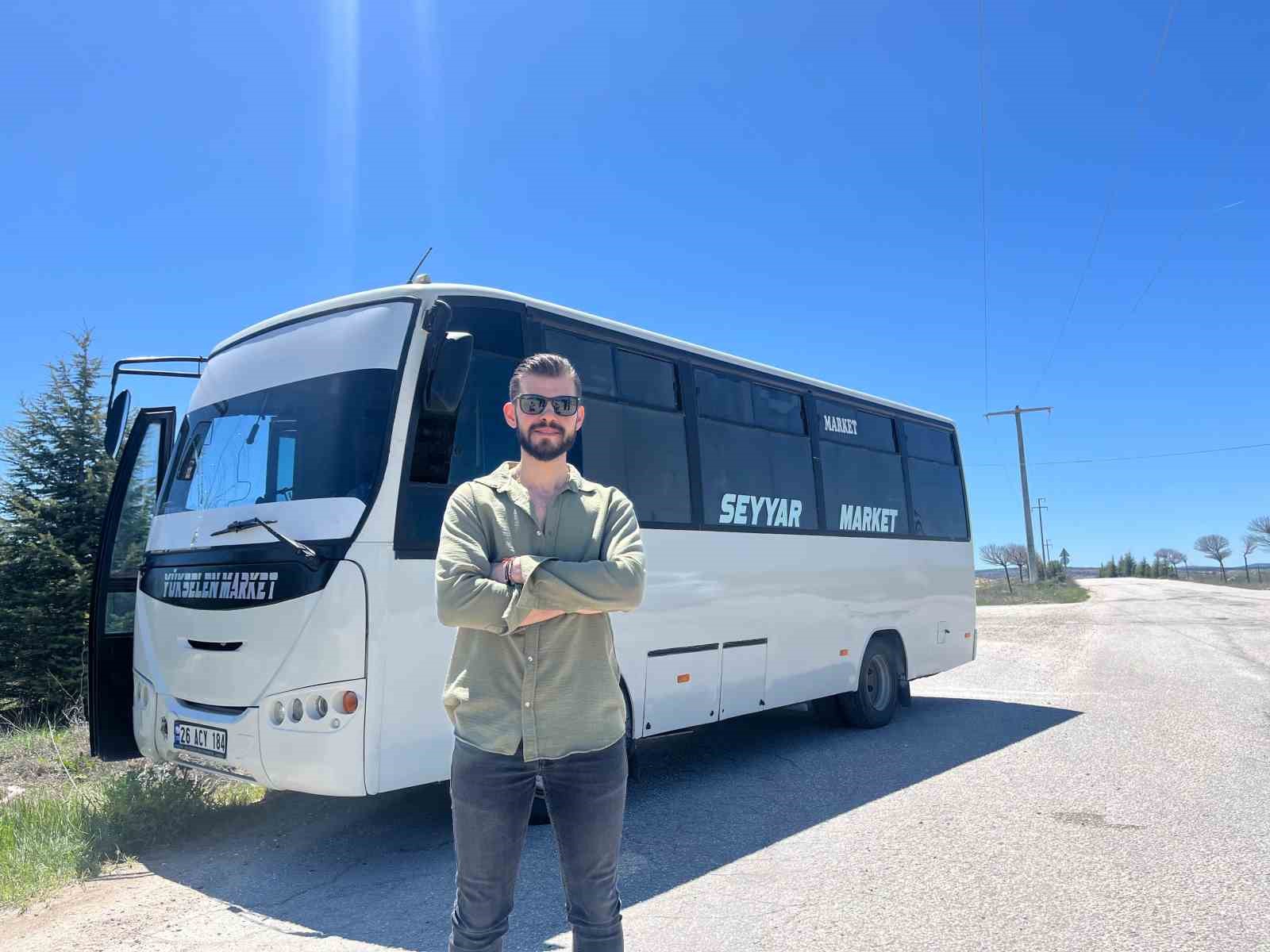 marketini-sirtina-sarip-koyleri-gezmeye-basladi-o-olmasa-ac-kaliriz