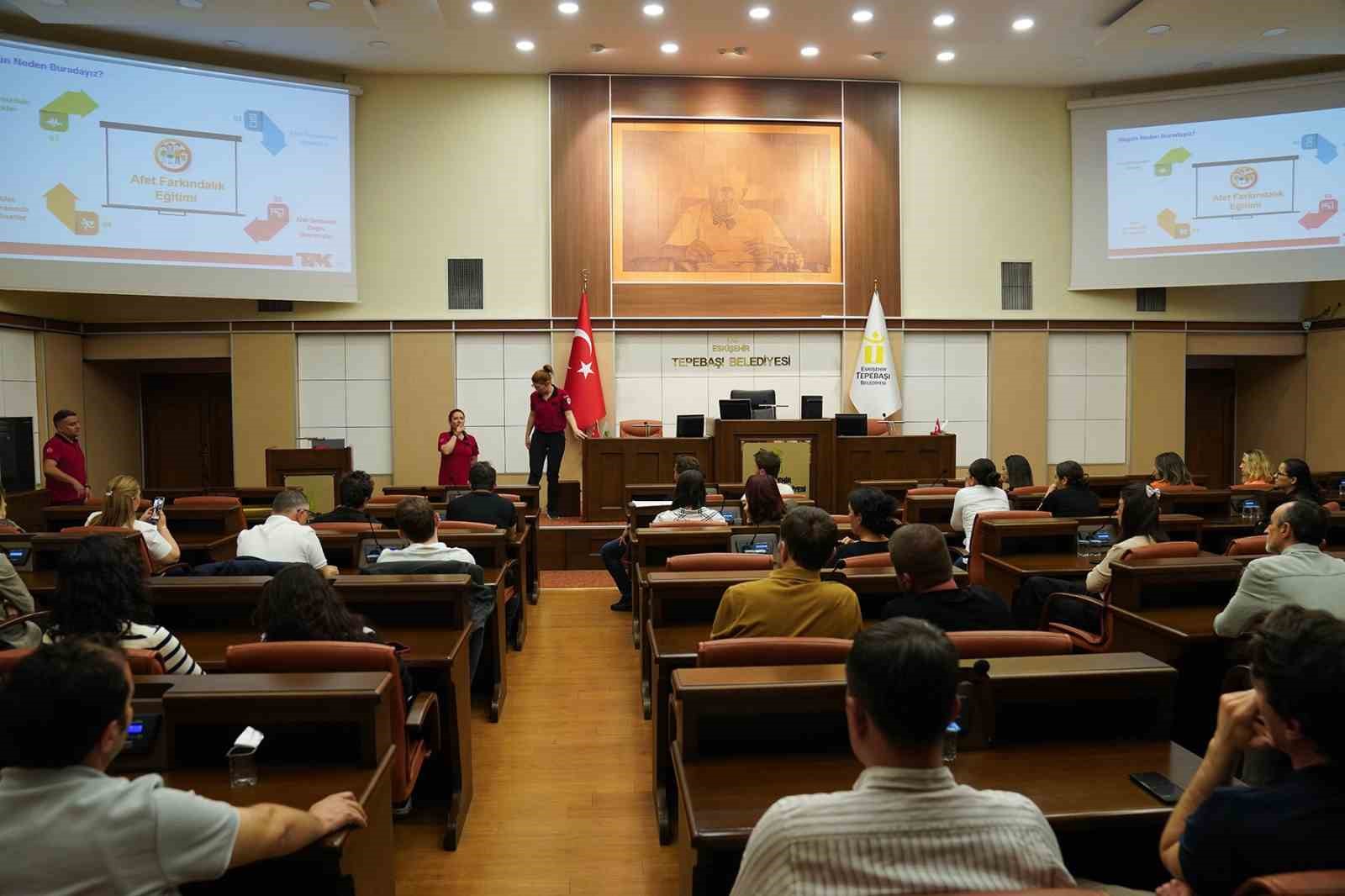 tepebasi-personeline-afet-farkindalik-egitimi-verildi