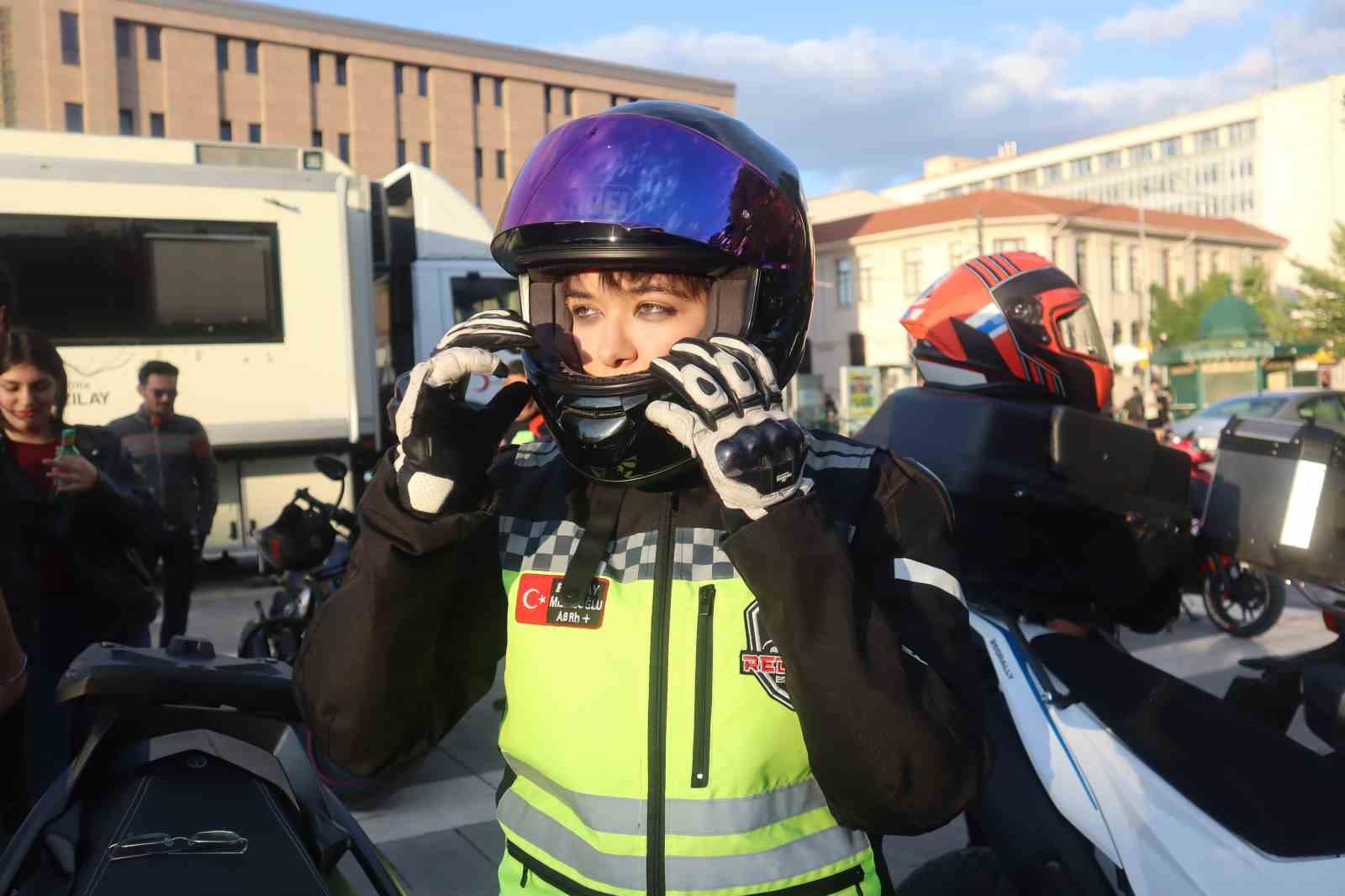 turk-silahli-kuvvetlerini-guclendirme-vakfi-dev-kortejle-tanitildi