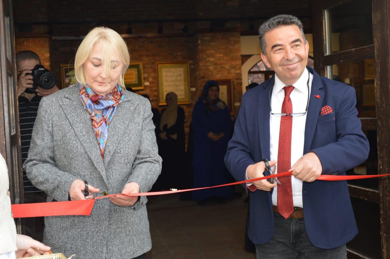 ustanin-isiginda-filizlenen-zarafet-tezhip-sergisi-acildi