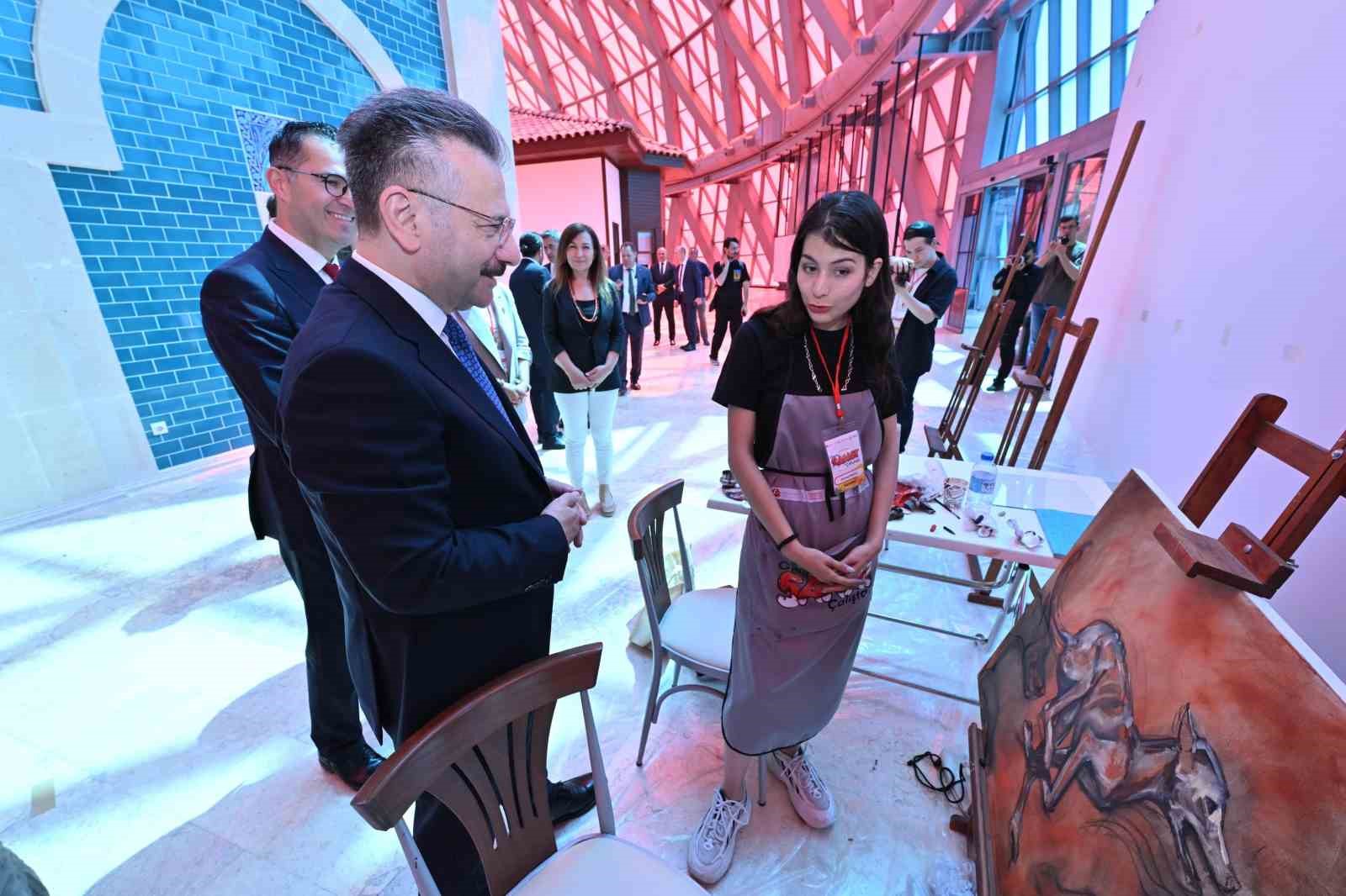 vali-aksoy-genc-sanat-calistayina-katildi