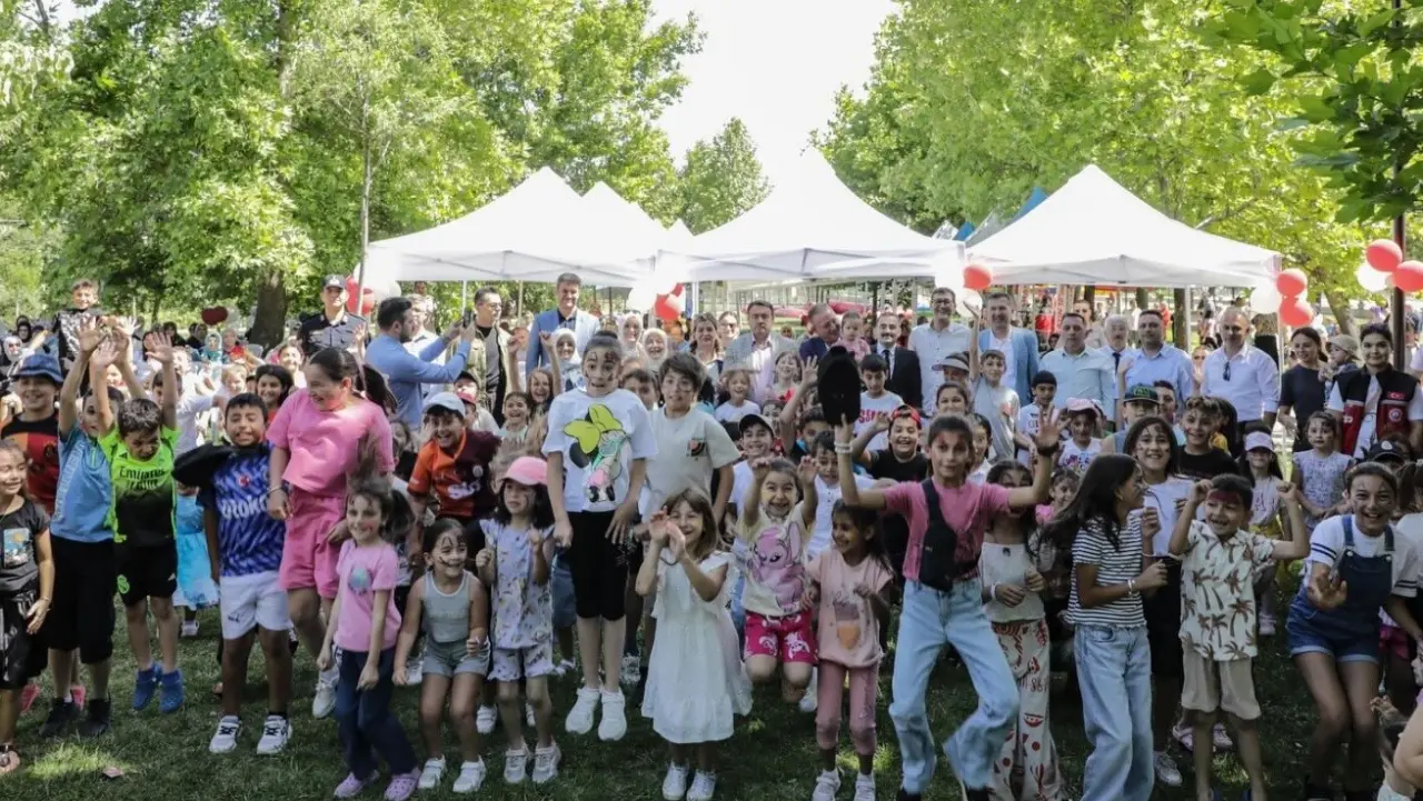 tavsanlida-geleneksel-koruyucu-aile-gunu-ve-cocuk-senlikleri