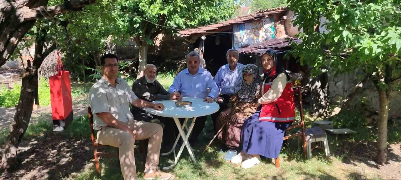 71-yildir-ayni-yastiga-bas-koyuyorlar