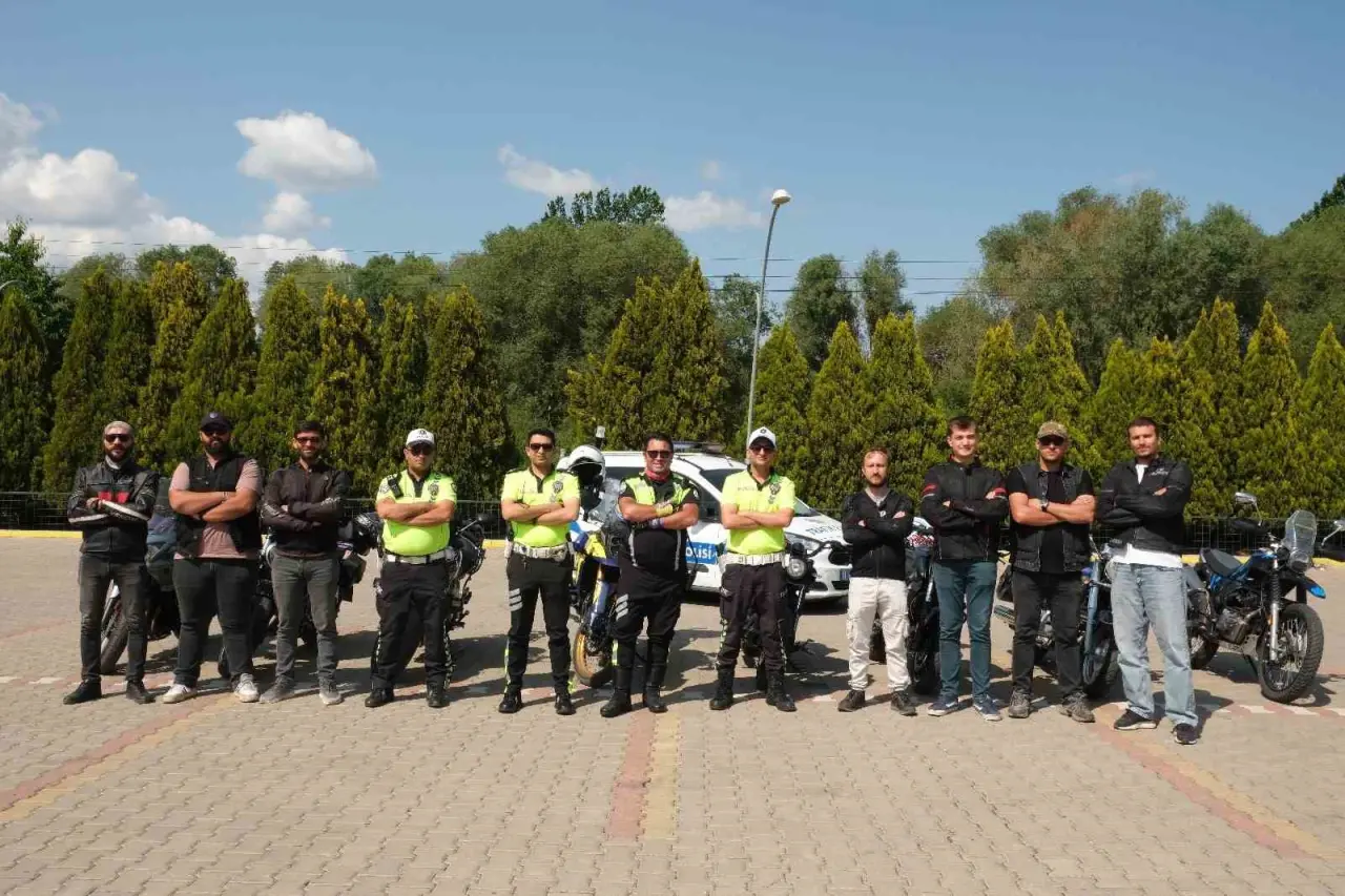 en-cok-motosiklet-kazasinin-yasandigi-bilecikte-suruculerine-uygulamali-egitim-verildi