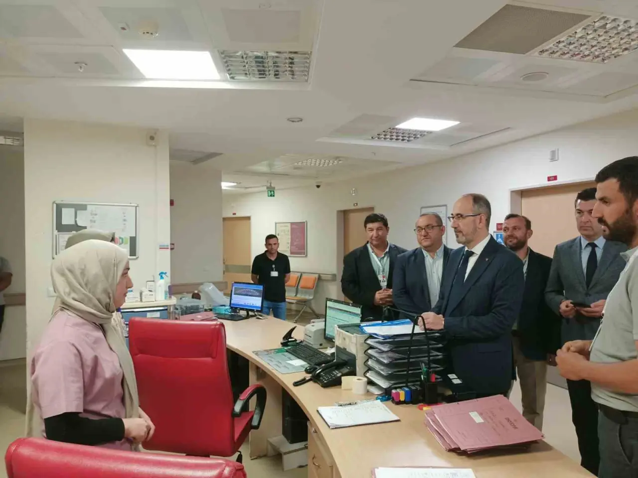 ozturk-cay-ve-sultandagi-devlet-hastanelerini-ziyaret-etti