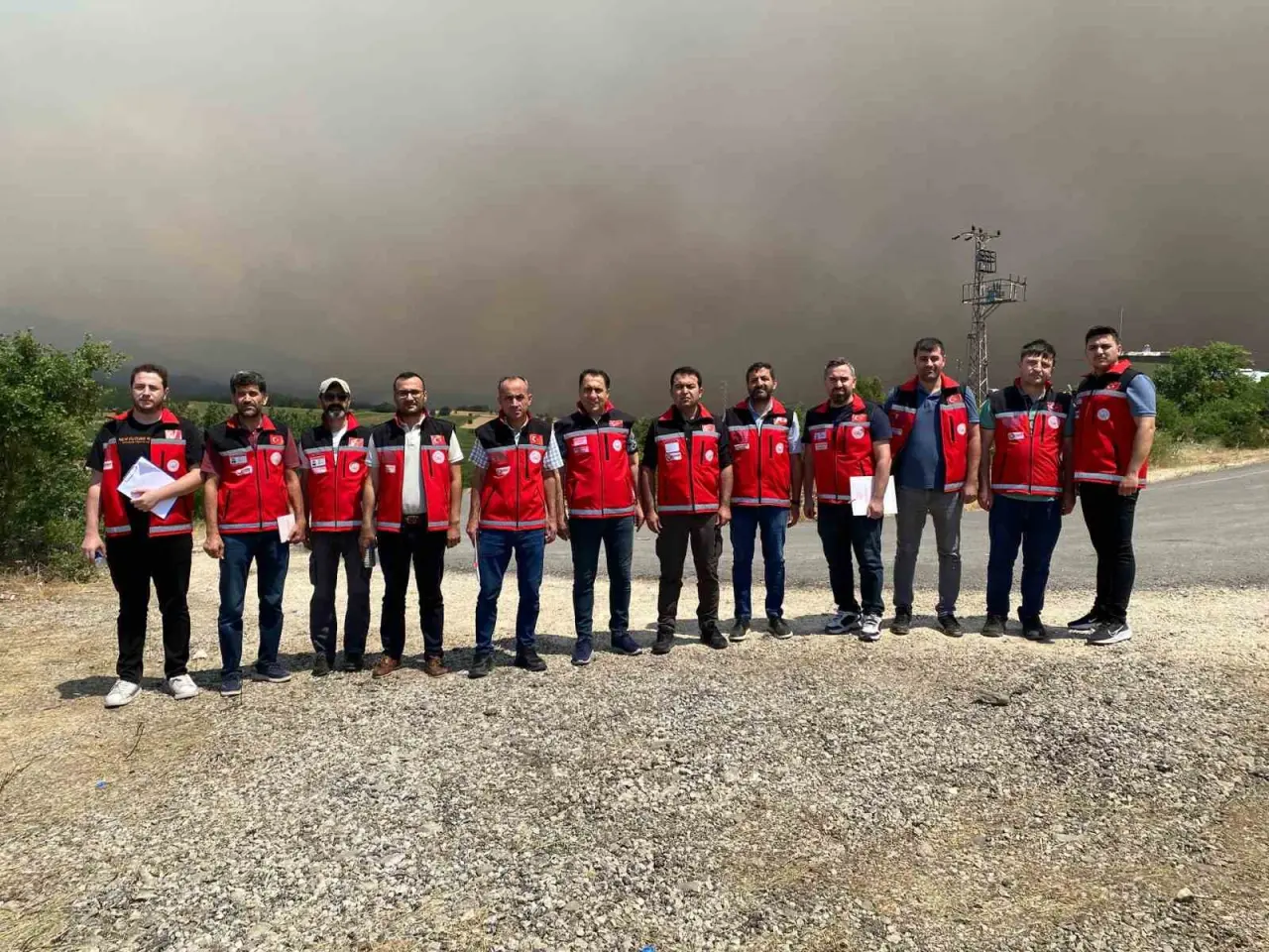 buyuksurmeli-koyunde-yangin-3-eve-sicradi