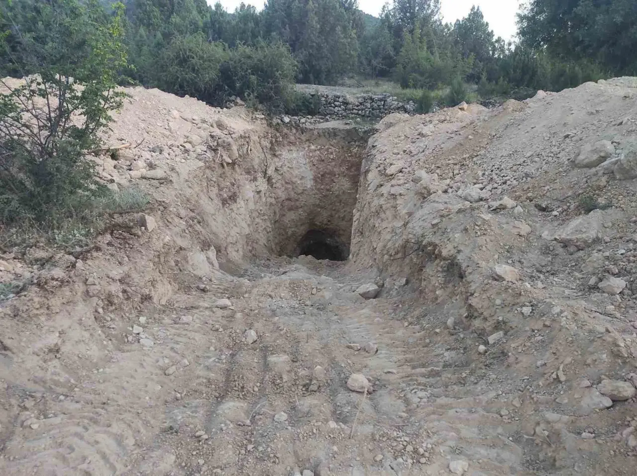 kepce-ile-kacak-kazi-yapan-5-supheli-sucustu-yakalandi